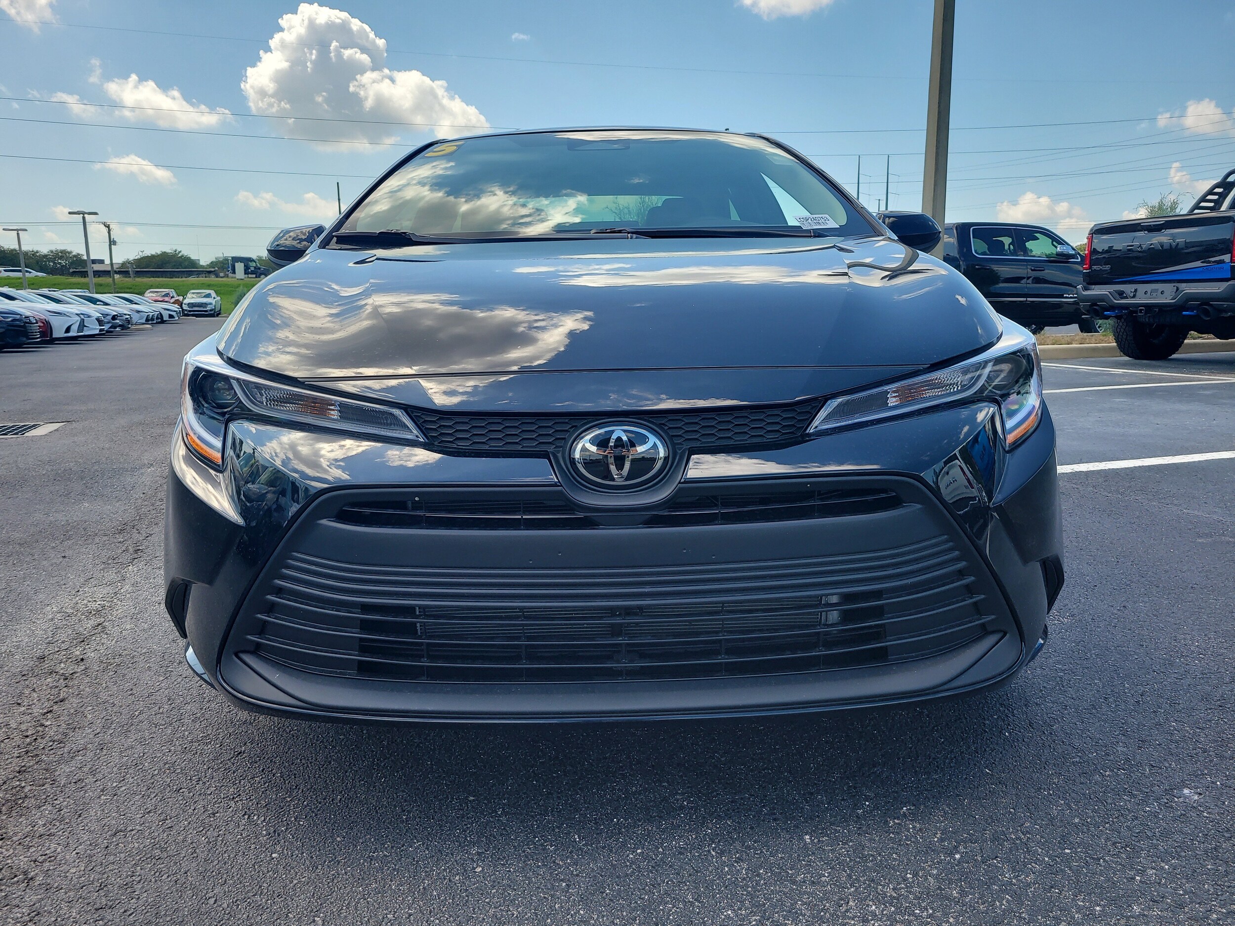 2025 Toyota Corolla LE photo 2