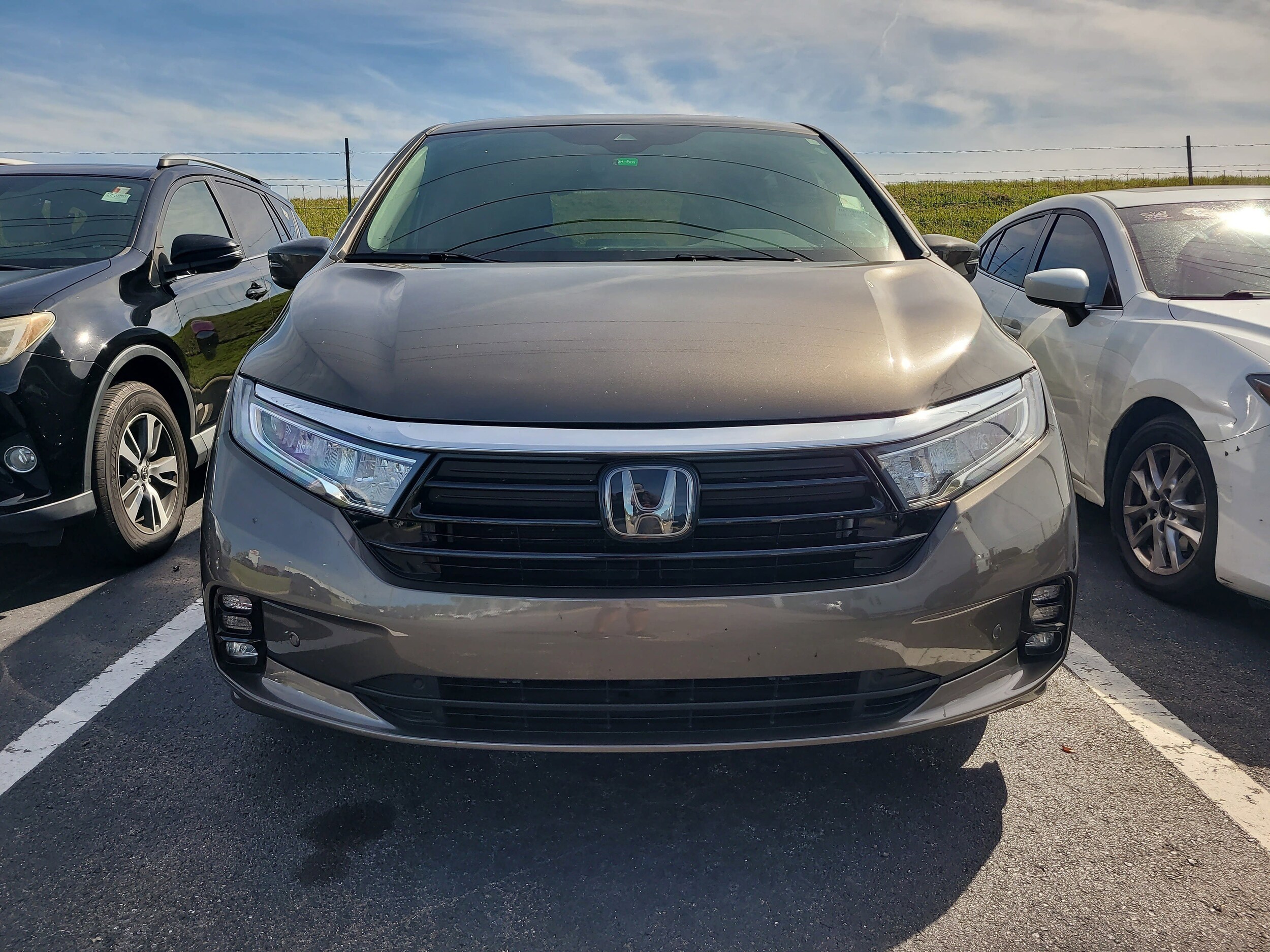 2022 Honda Odyssey Touring photo 2