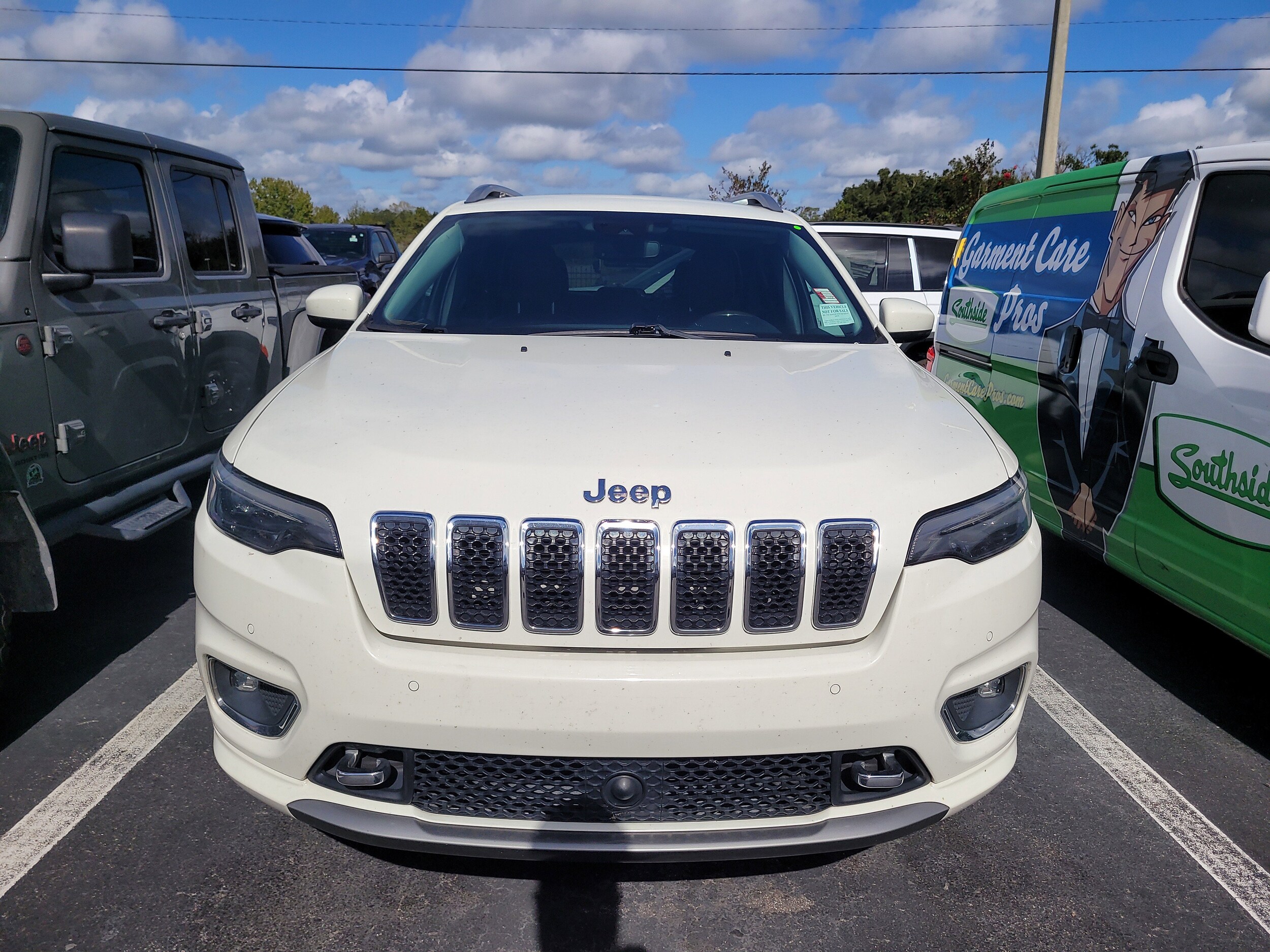 2019 Jeep Cherokee Overland photo 2