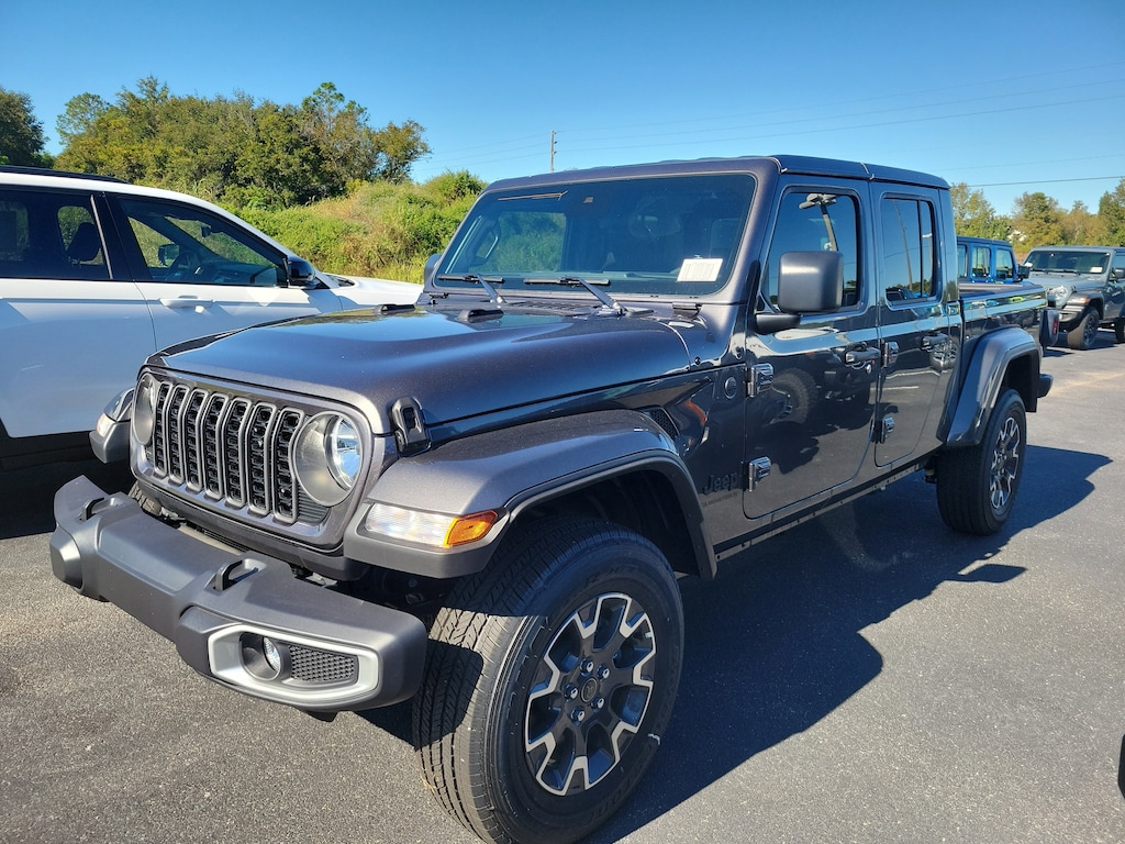 New 2025 Jeep Gladiator SPORT S 4X4 Pickup