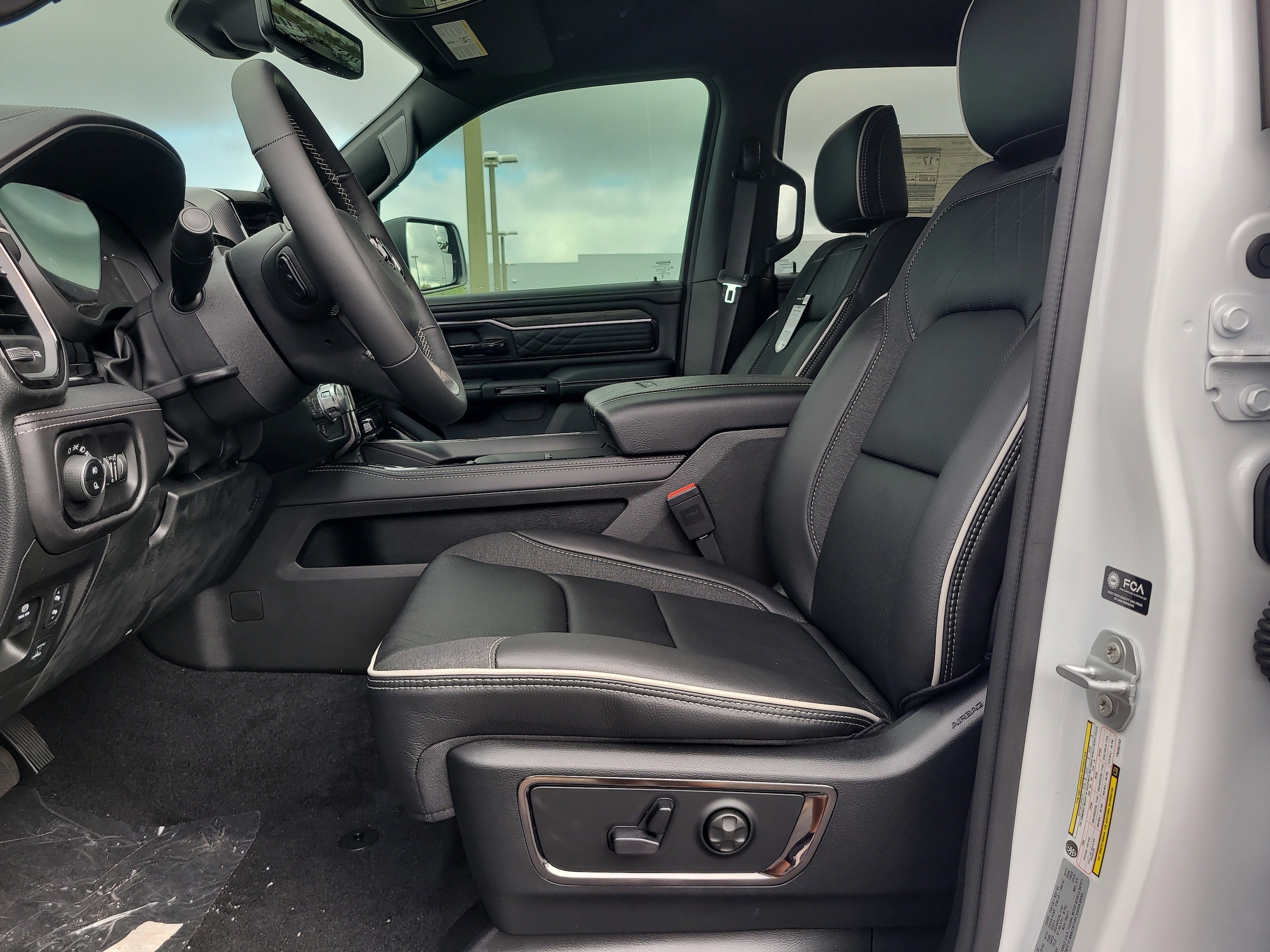 2026 RAM 1500 Limited - Photo 13