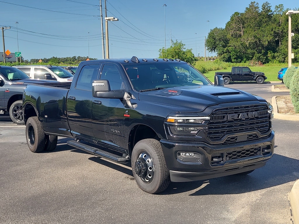 New 2026 Ram 3500 LARAMIE CREW CAB 4X4 8' BOX Pickup
