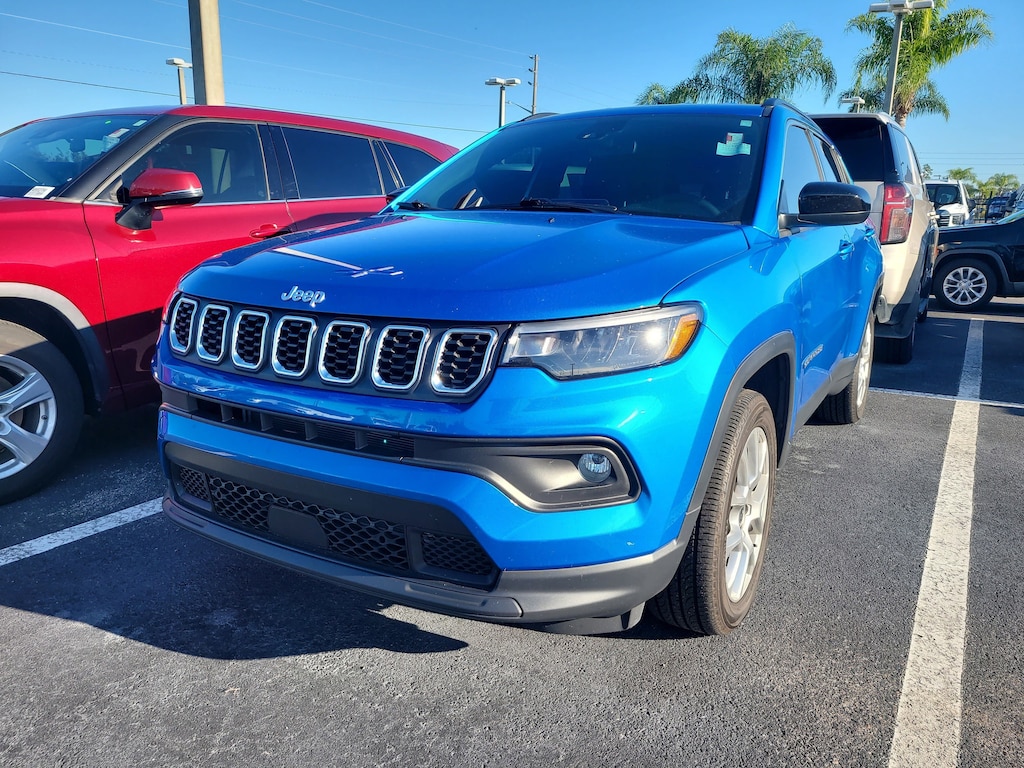 Used 2025 Jeep Compass Latitude SUV