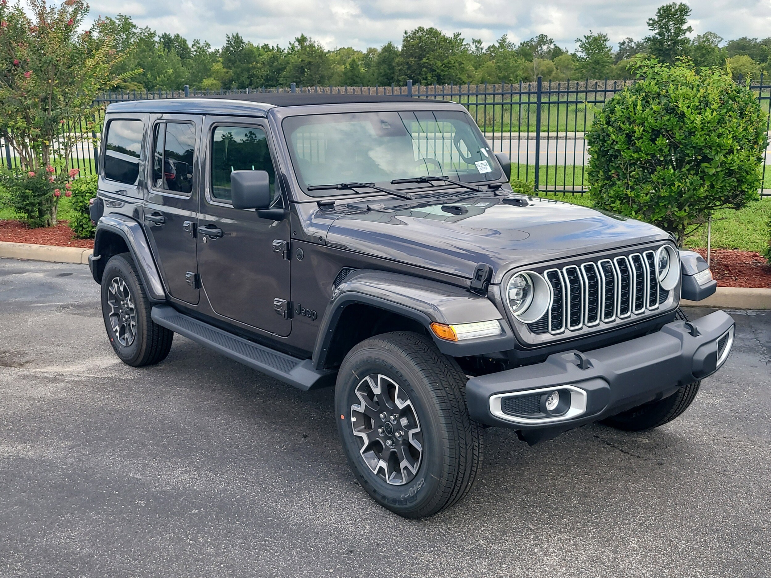 2025 Jeep Wrangler Sahara photo 2