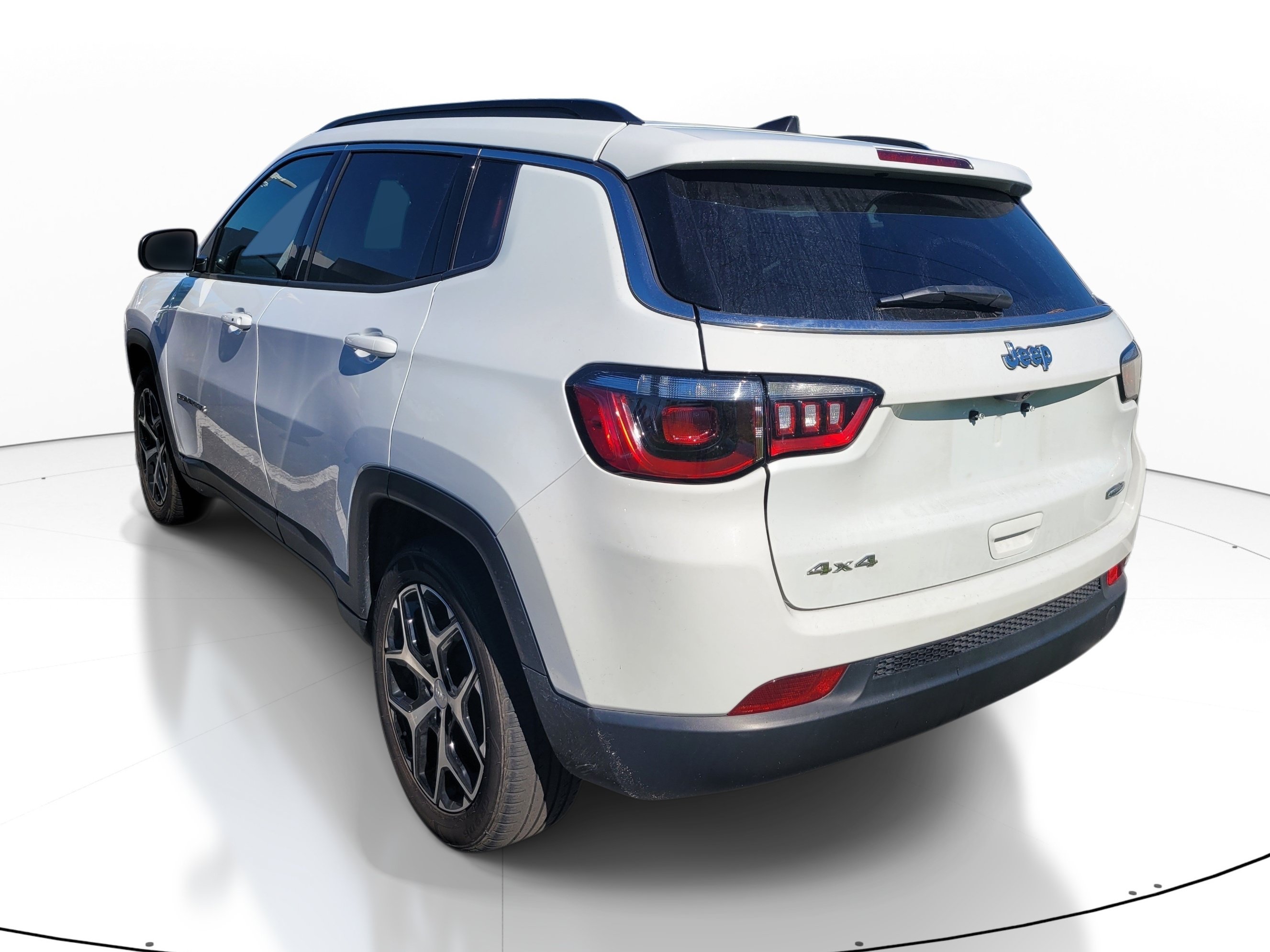 Used 2024 Jeep Compass Latitude SUV