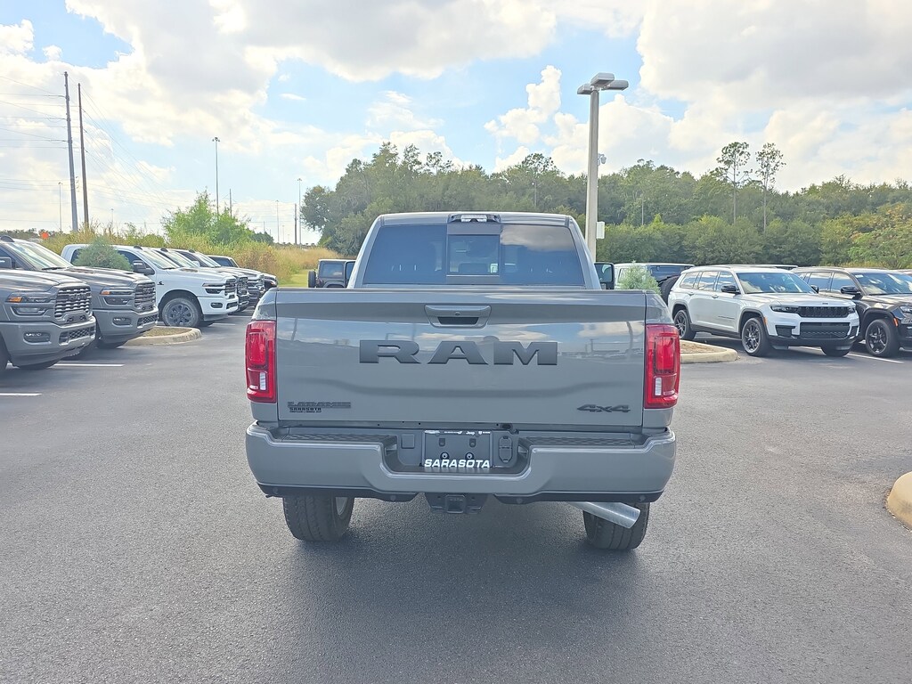 New 2026 Ram 3500 LARAMIE CREW CAB 4X4 6'4 BOX Pickup