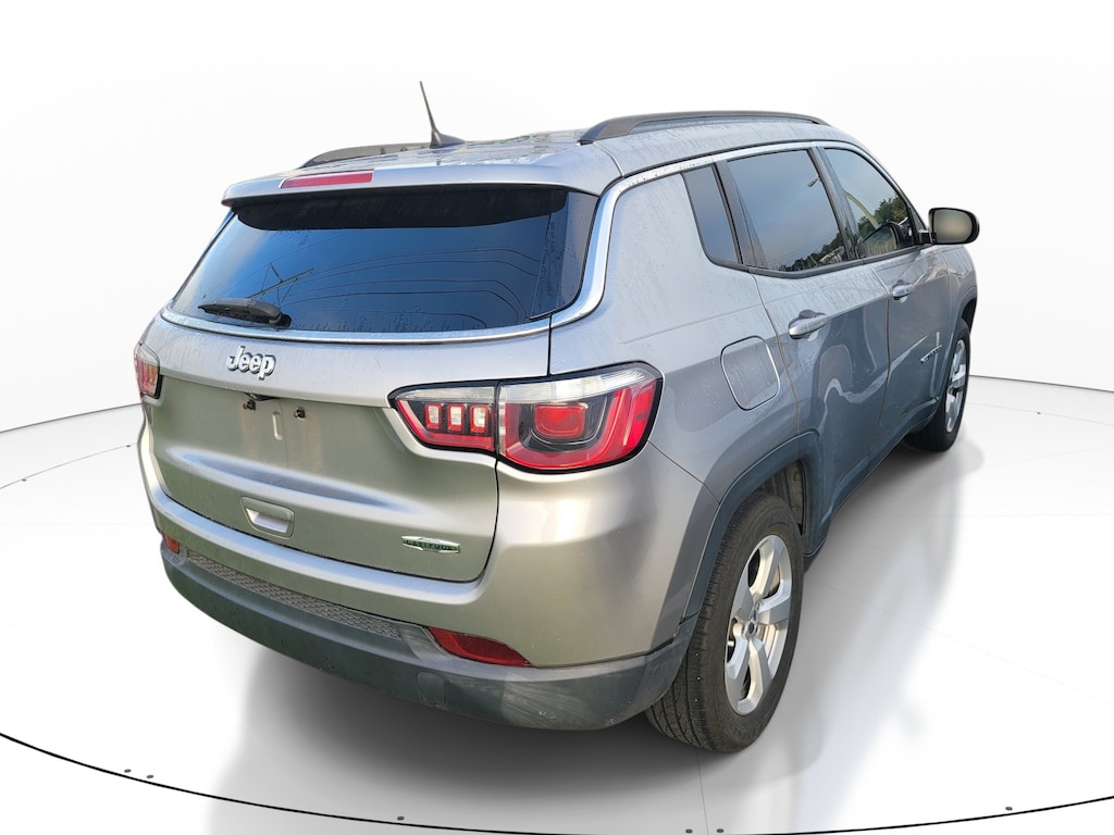 Used 2018 Jeep Compass Latitude FWD SUV