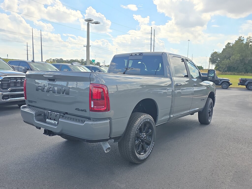 New 2026 Ram 3500 LARAMIE CREW CAB 4X4 6'4 BOX Pickup