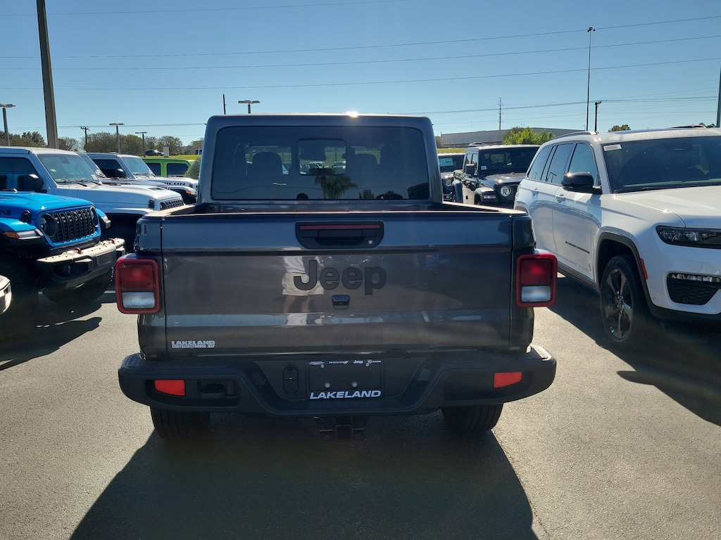 New 2025 Jeep Gladiator SPORT S 4X4 Pickup