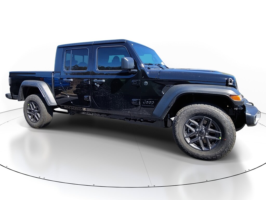 New 2026 Jeep Gladiator SPORT 4X4 Pickup