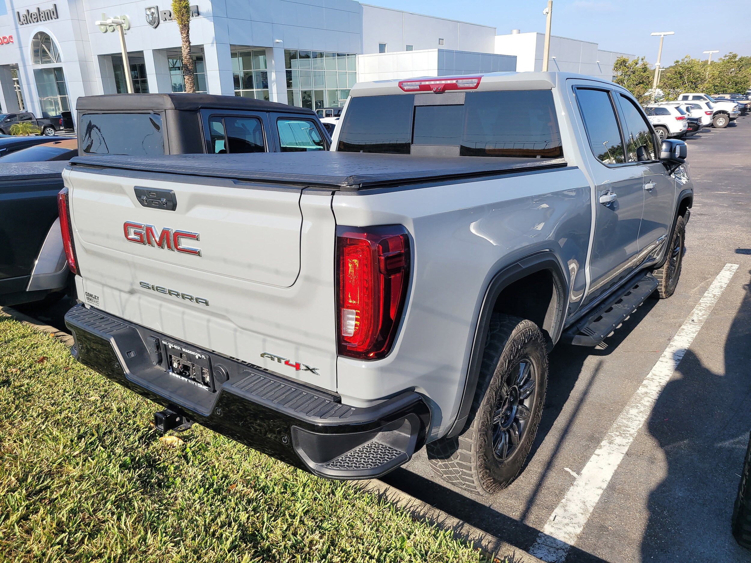 2024 Gmc Sierra 1500 AT4X photo 4