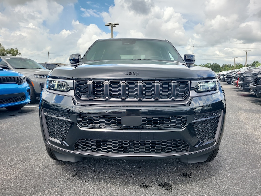 New 2026 Jeep Grand Cherokee LAREDO ALTITUDE 4X2 Sport Utility