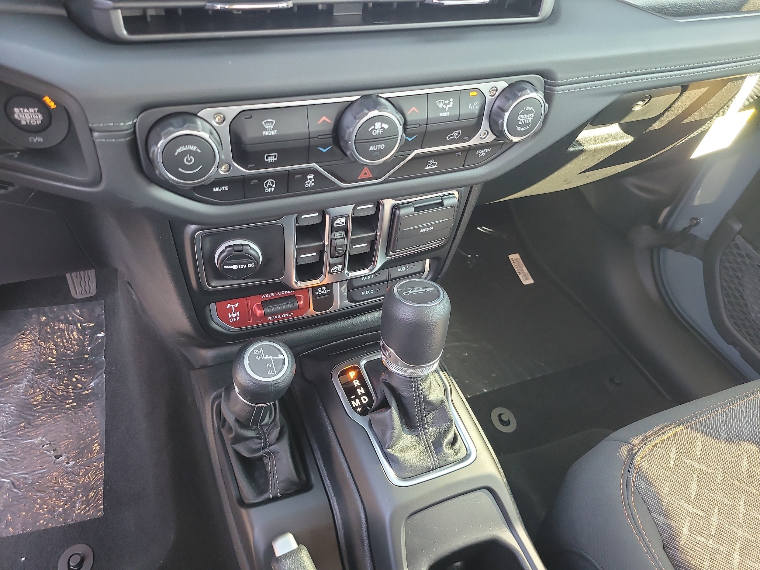2026 Jeep Gladiator Mojave - Photo 18
