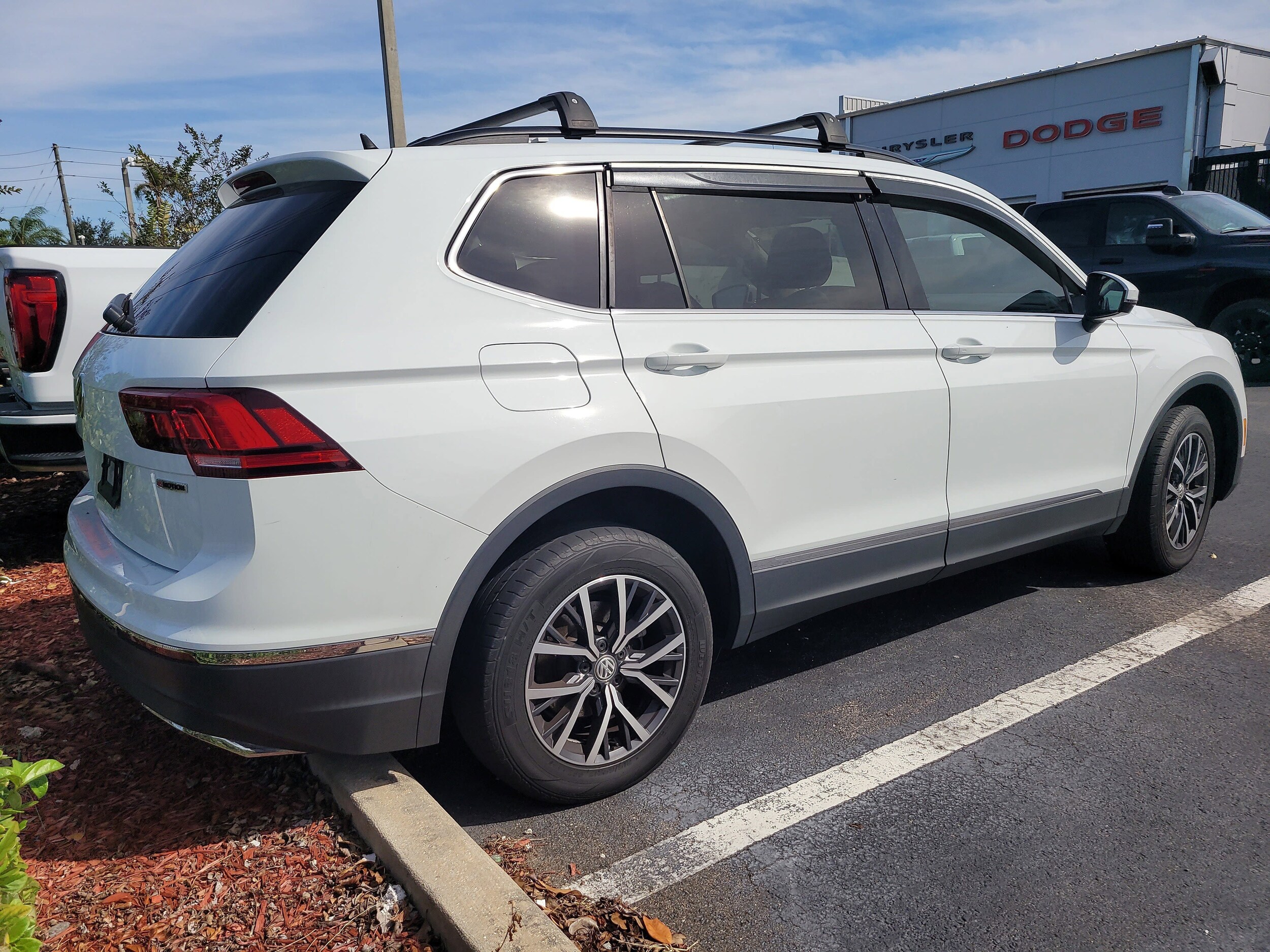 2020 Volkswagen Tiguan SE photo 4