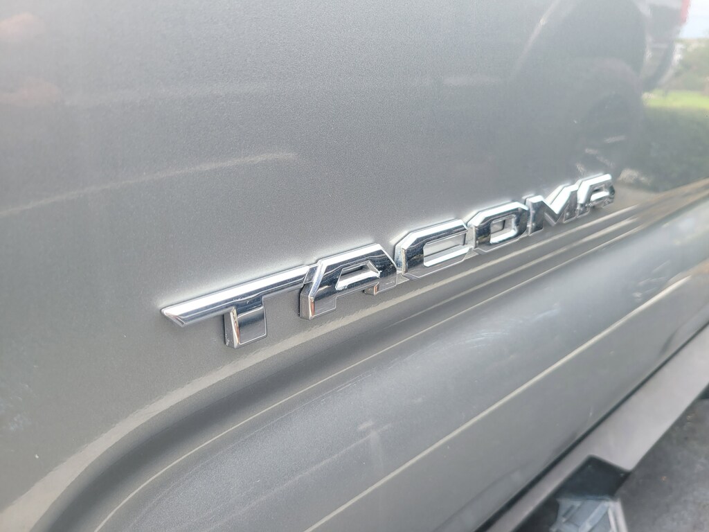 2023 Toyota Tacoma TRD Sport V6 photo 4