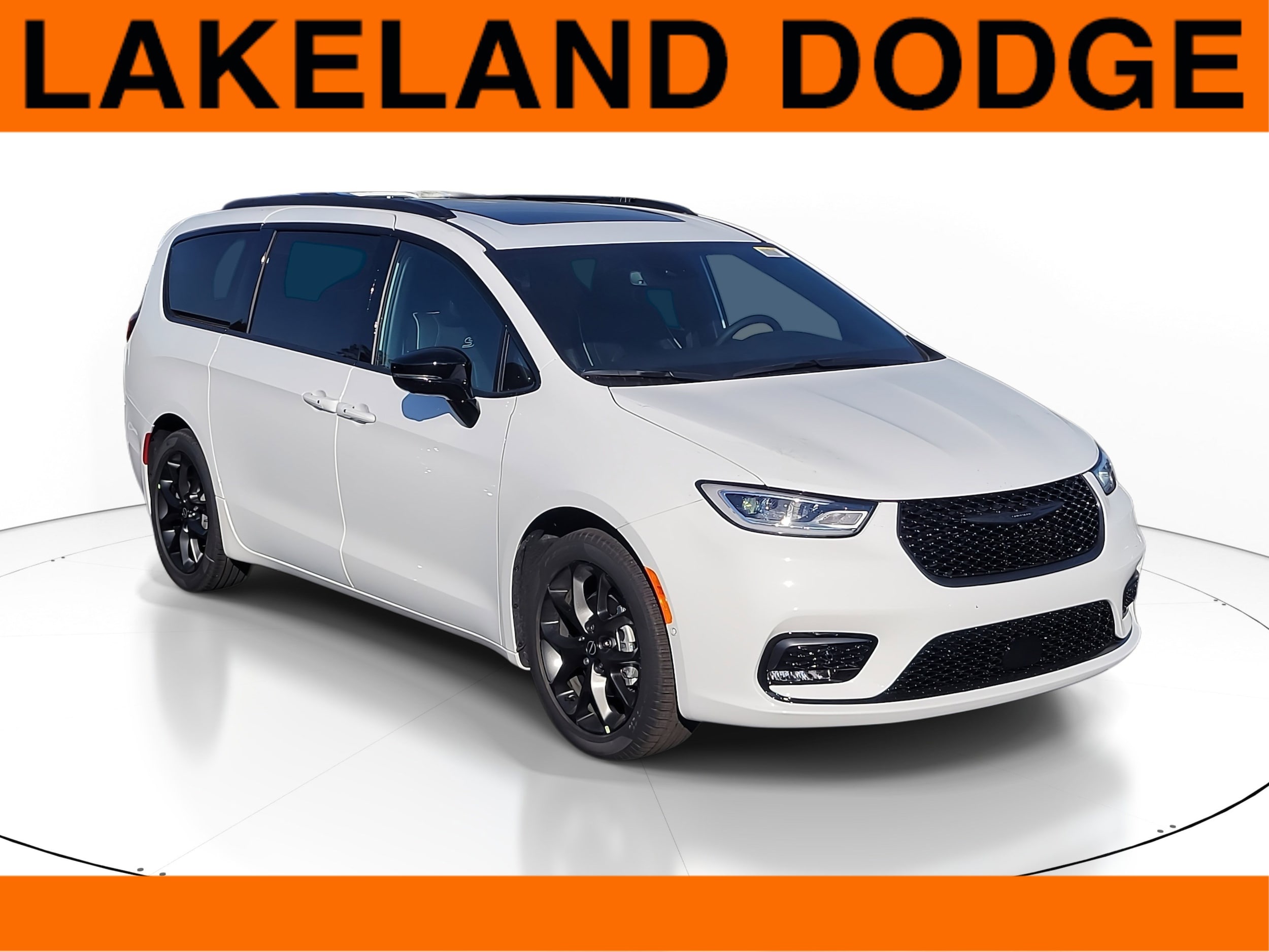 2026 Chrysler Pacifica Passenger Van 