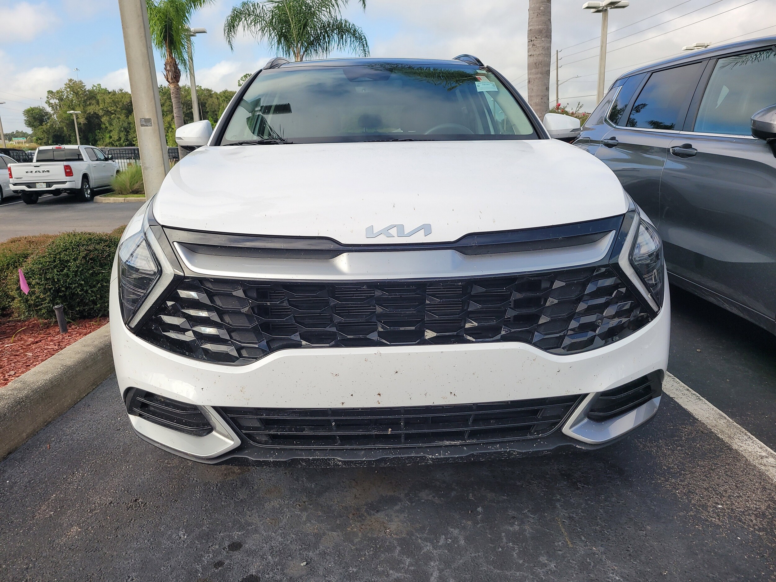 2025 Kia Sportage EX photo 2