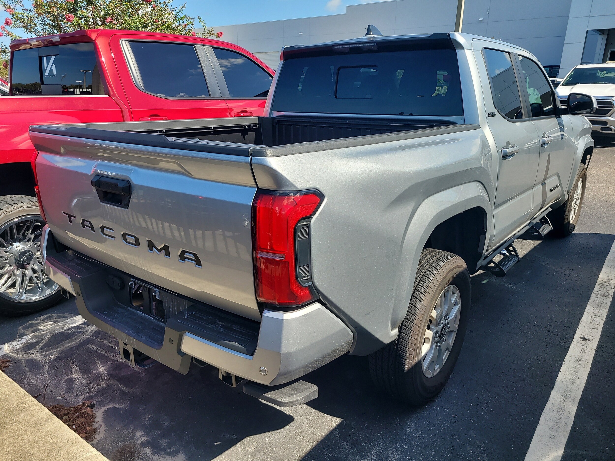 2024 Toyota Tacoma SR5 photo 3