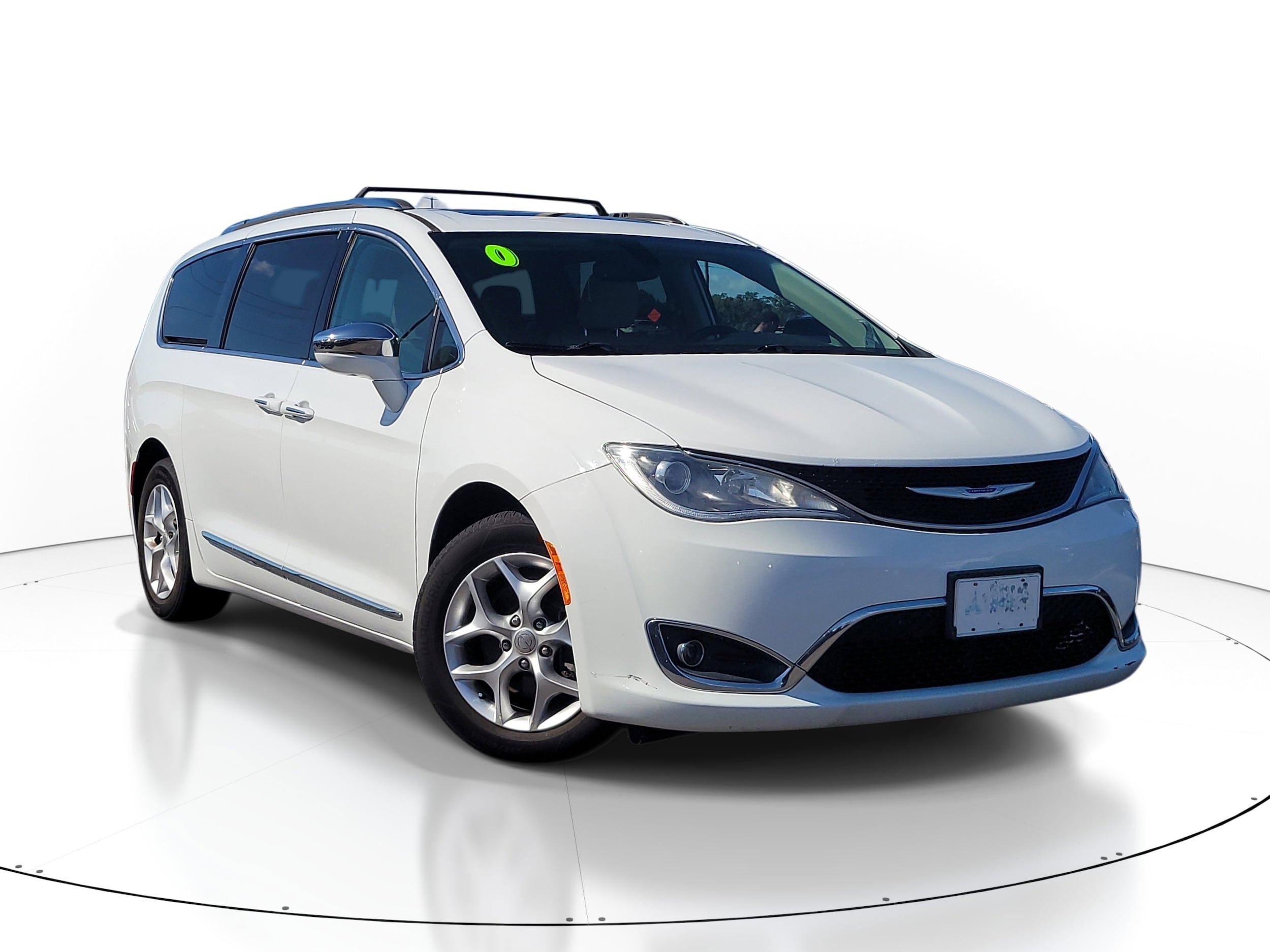 2020 Chrysler Pacifica Limited's photo