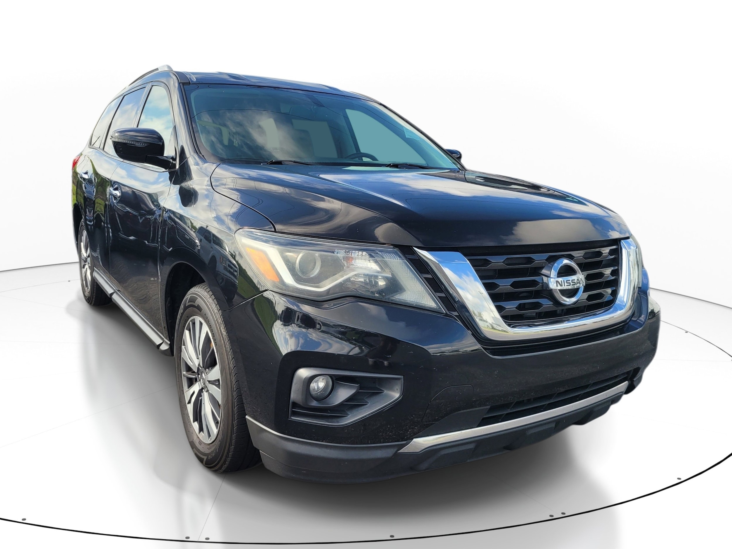 2019 Nissan Pathfinder SV 2WD's photo