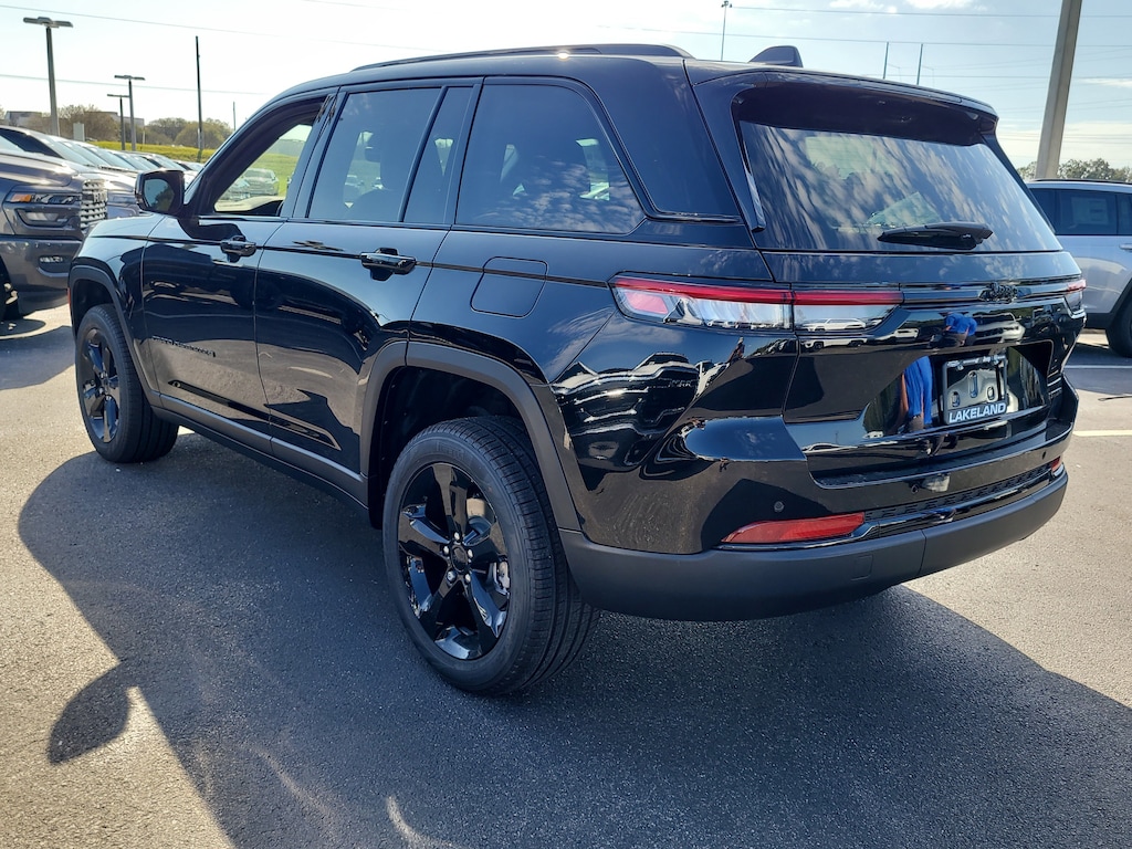 New 2025 Jeep Grand Cherokee LIMITED 4X2 Sport Utility