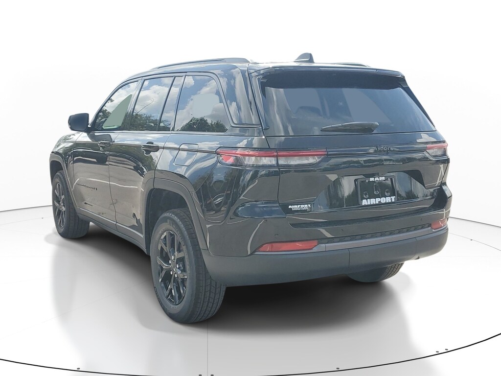 New 2026 Jeep Grand Cherokee LAREDO ALTITUDE 4X2 Sport Utility