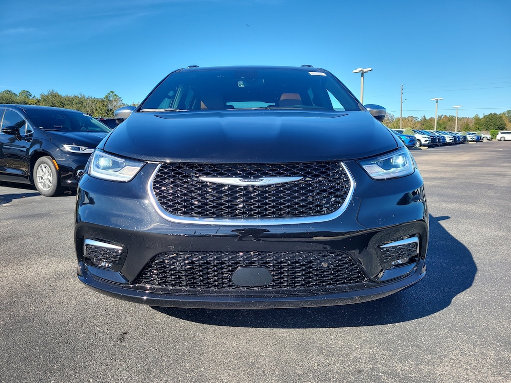 New 2026 Chrysler Pacifica PINNACLE Passenger Van