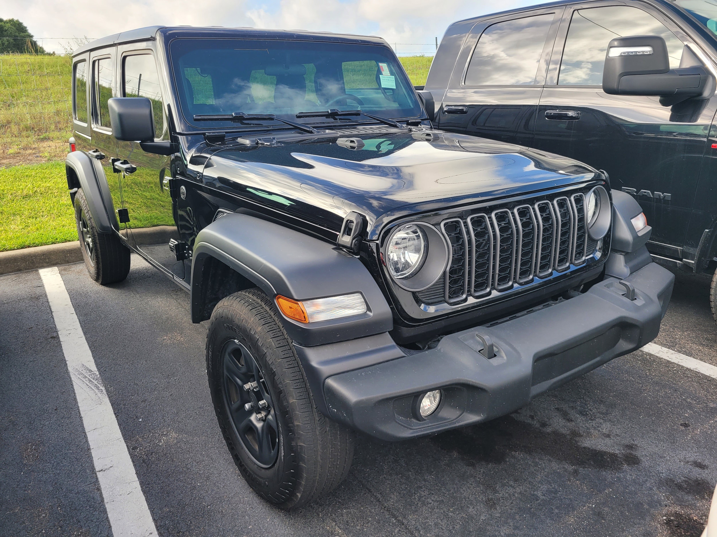 2026 Jeep Wrangler Sport's photo
