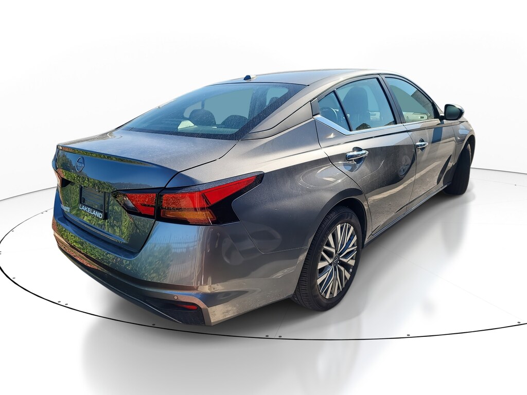 Used 2025 Nissan Altima SV Sedan
