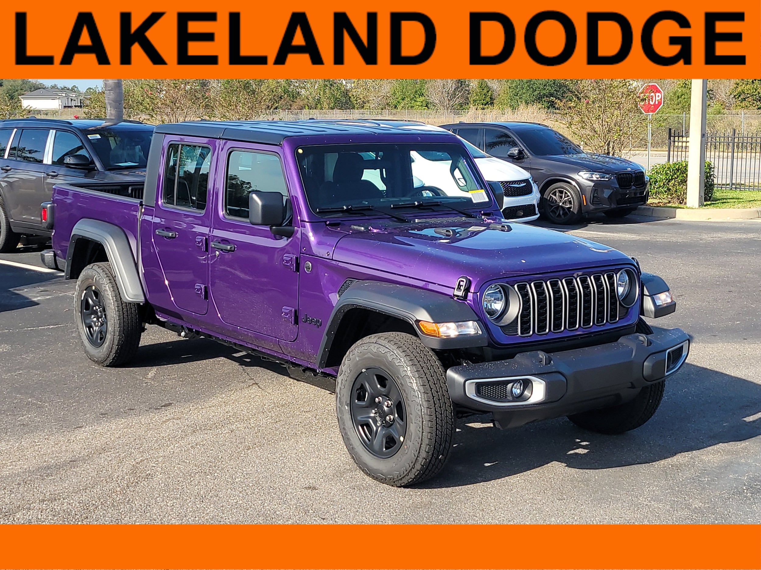 2026 Jeep Gladiator Sport's photo