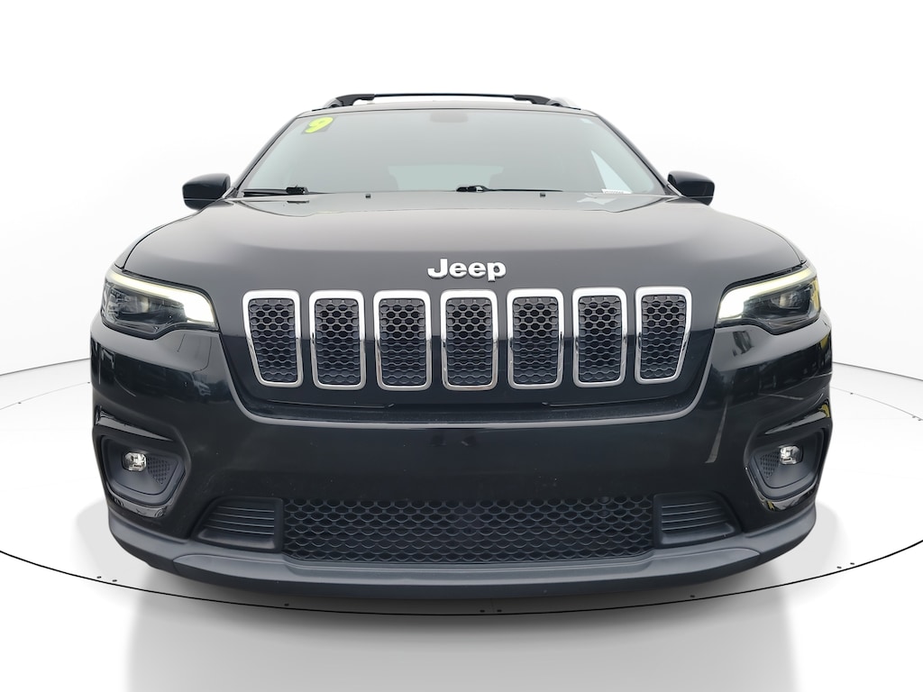 Used 2019 Jeep Cherokee Latitude FWD SUV