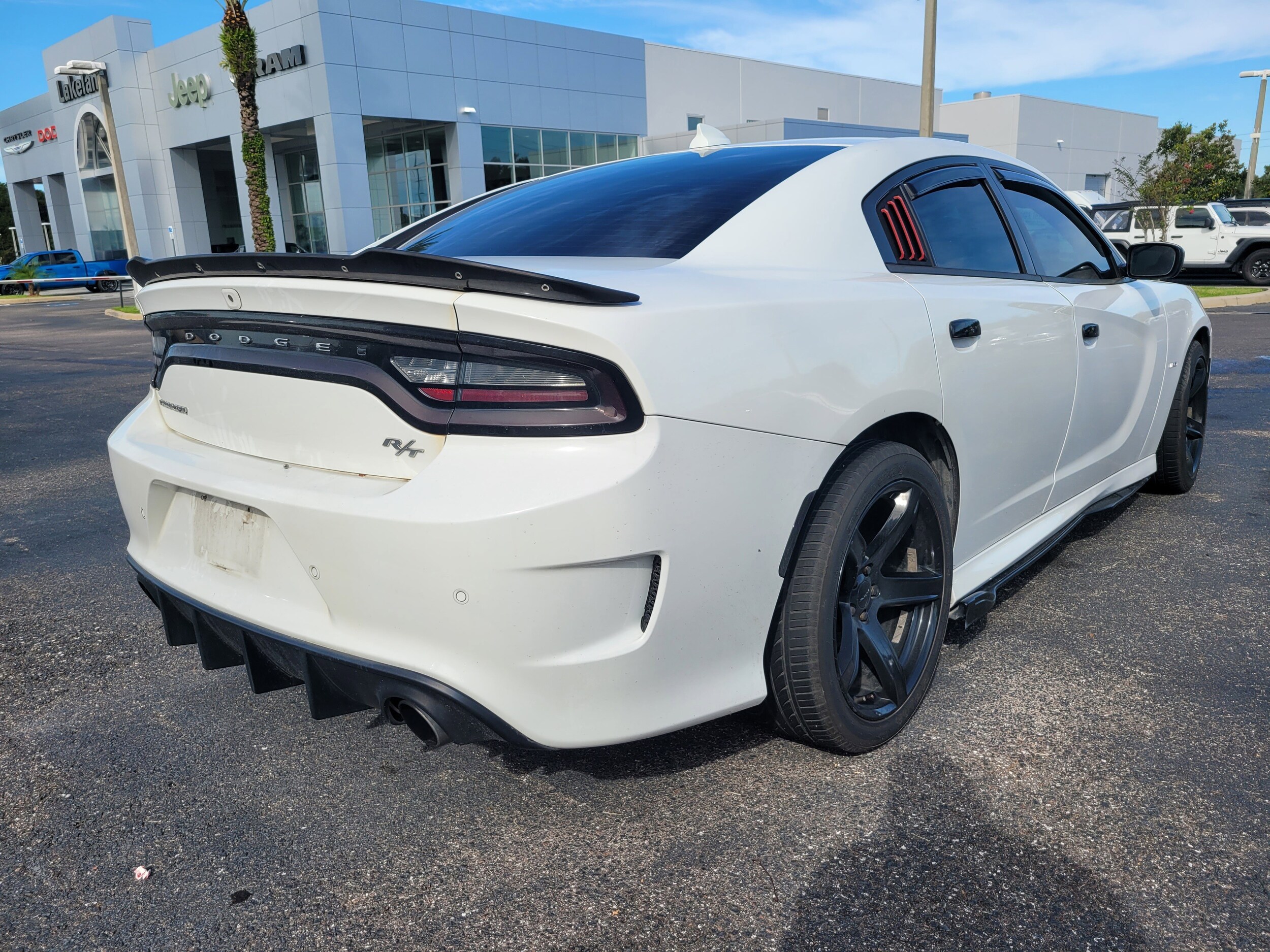 2019 Dodge Charger R/T photo 4