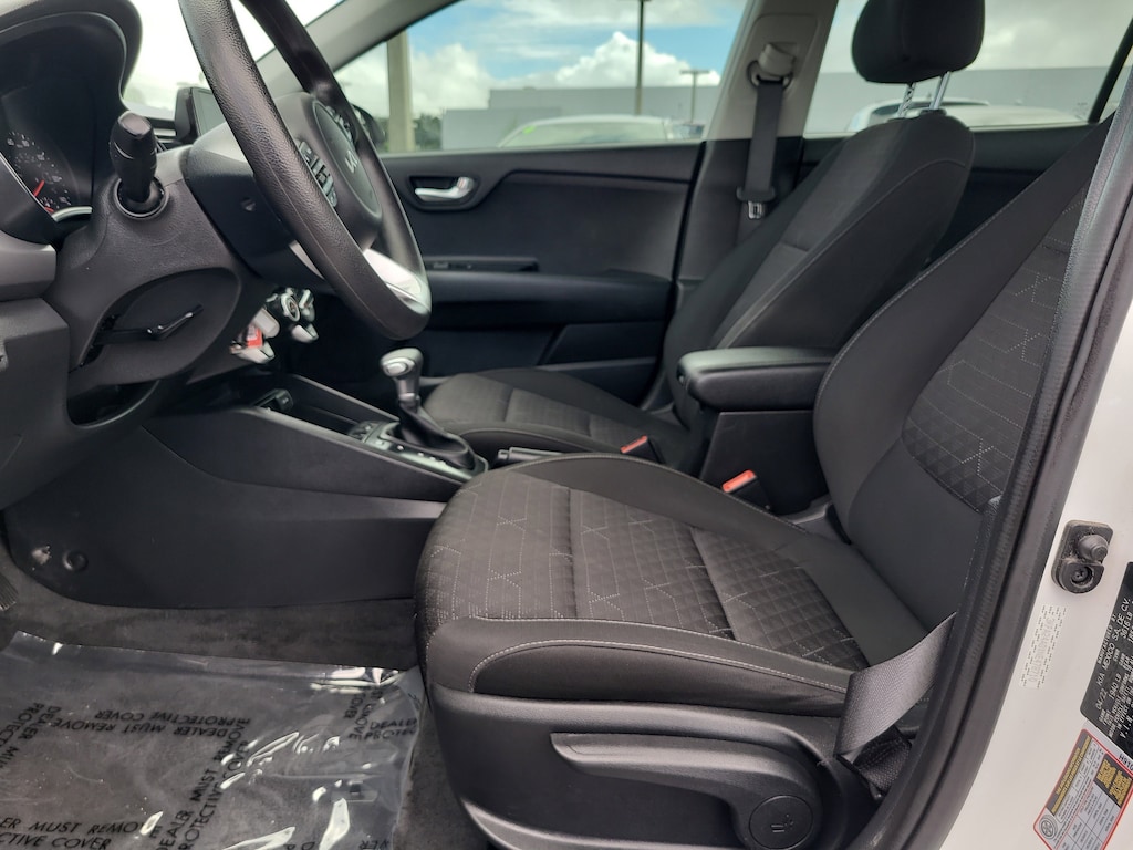 2022 Kia Rio S photo 15