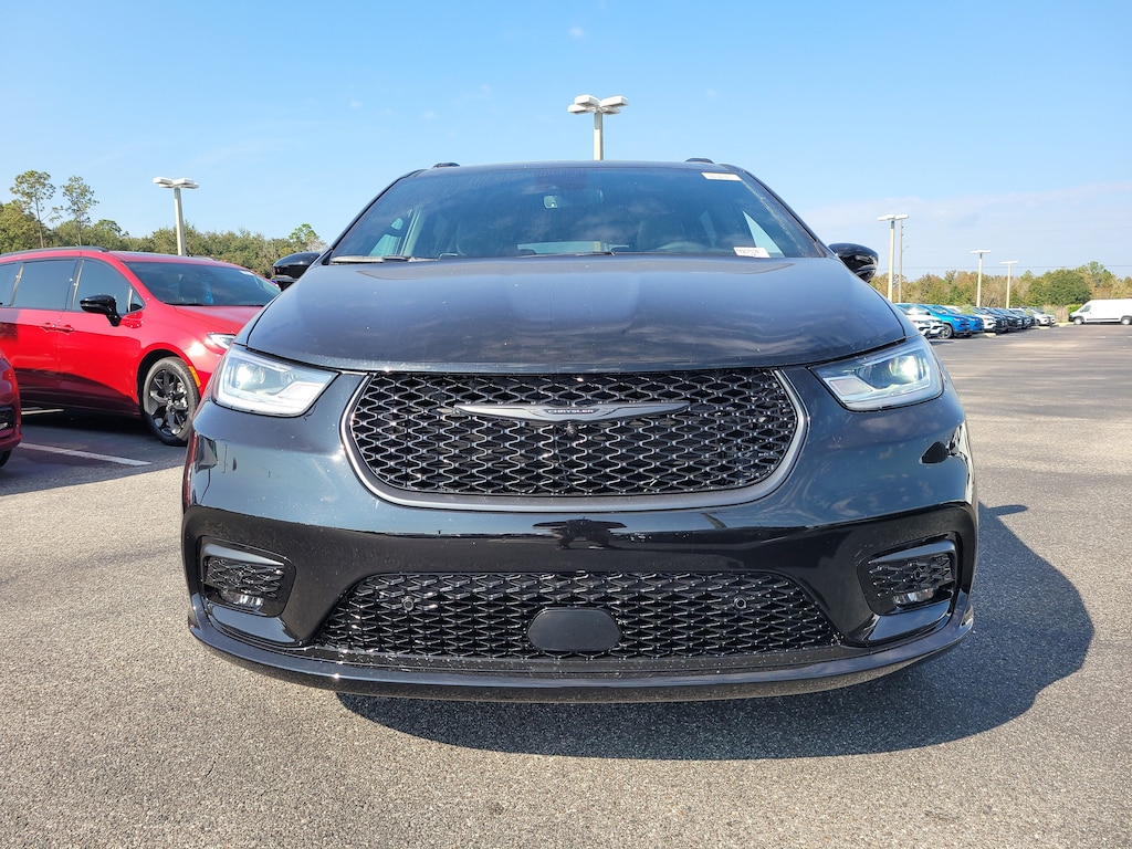 New 2026 Chrysler Pacifica LIMITED Passenger Van