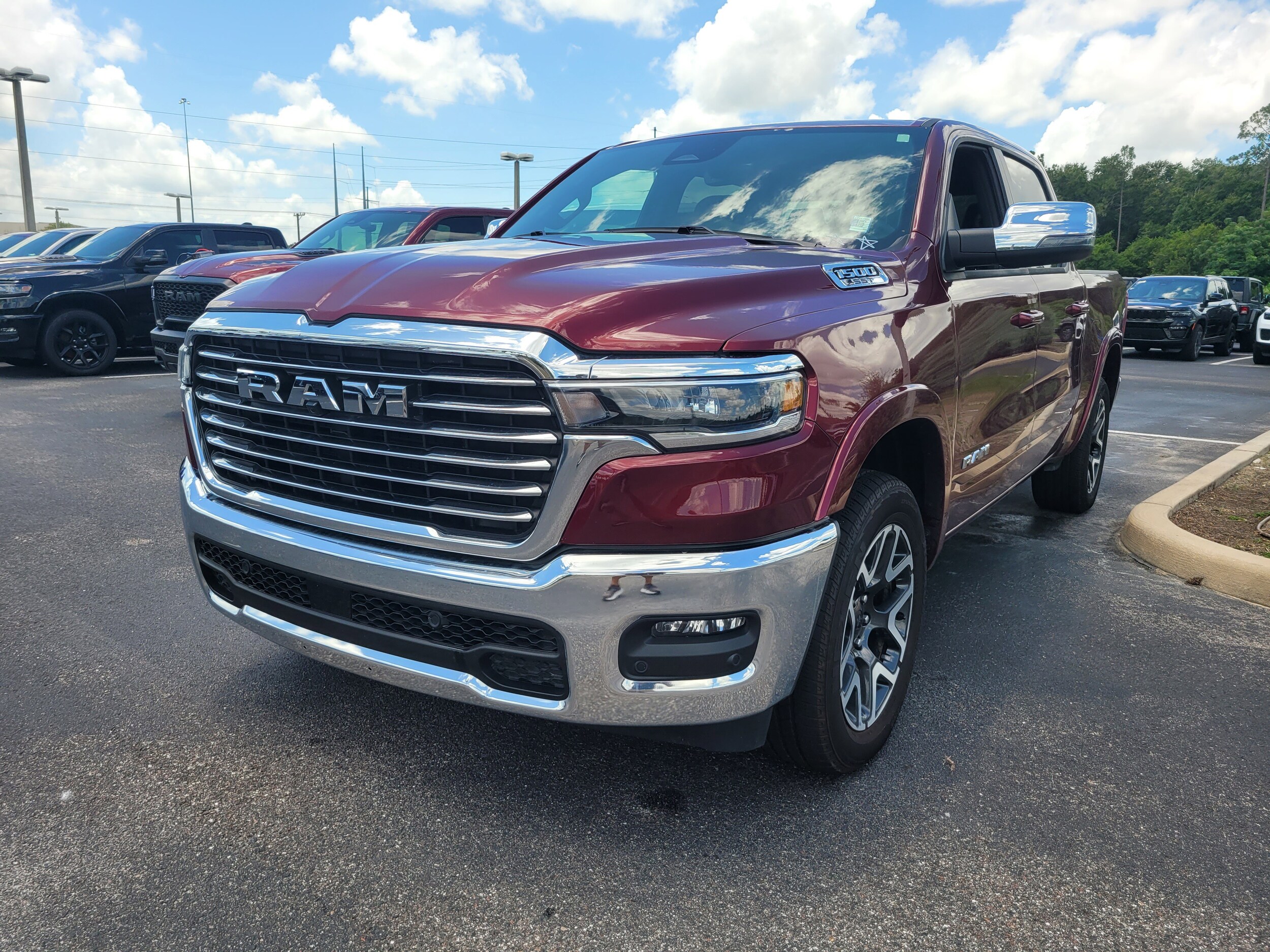 2025 Ram 1500 Laramie photo 3