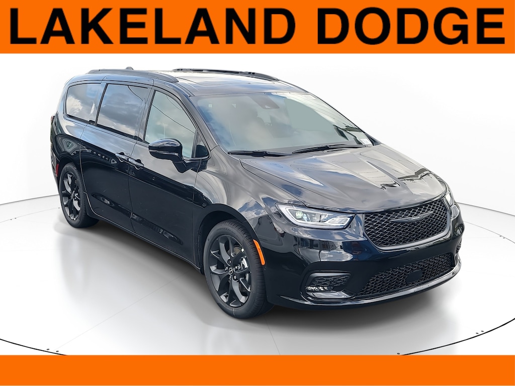 New 2026 Chrysler Pacifica LIMITED Passenger Van