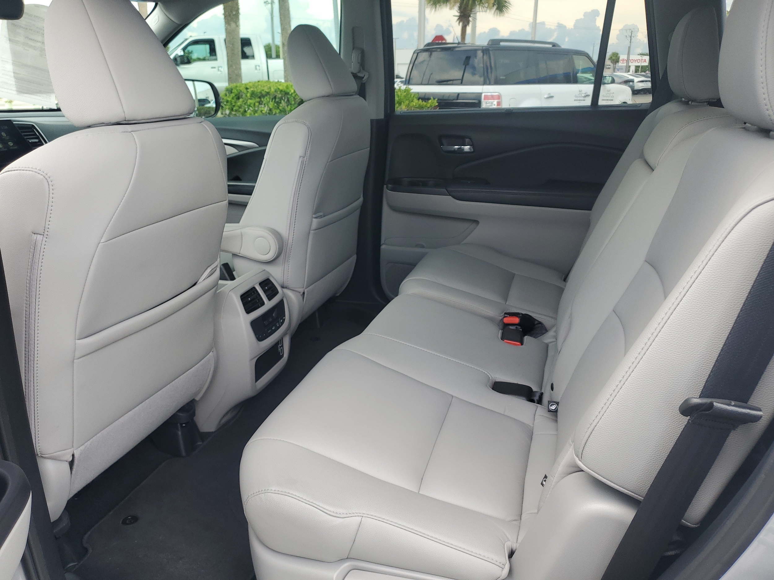 2020 Honda Pilot EX-L - Photo 12