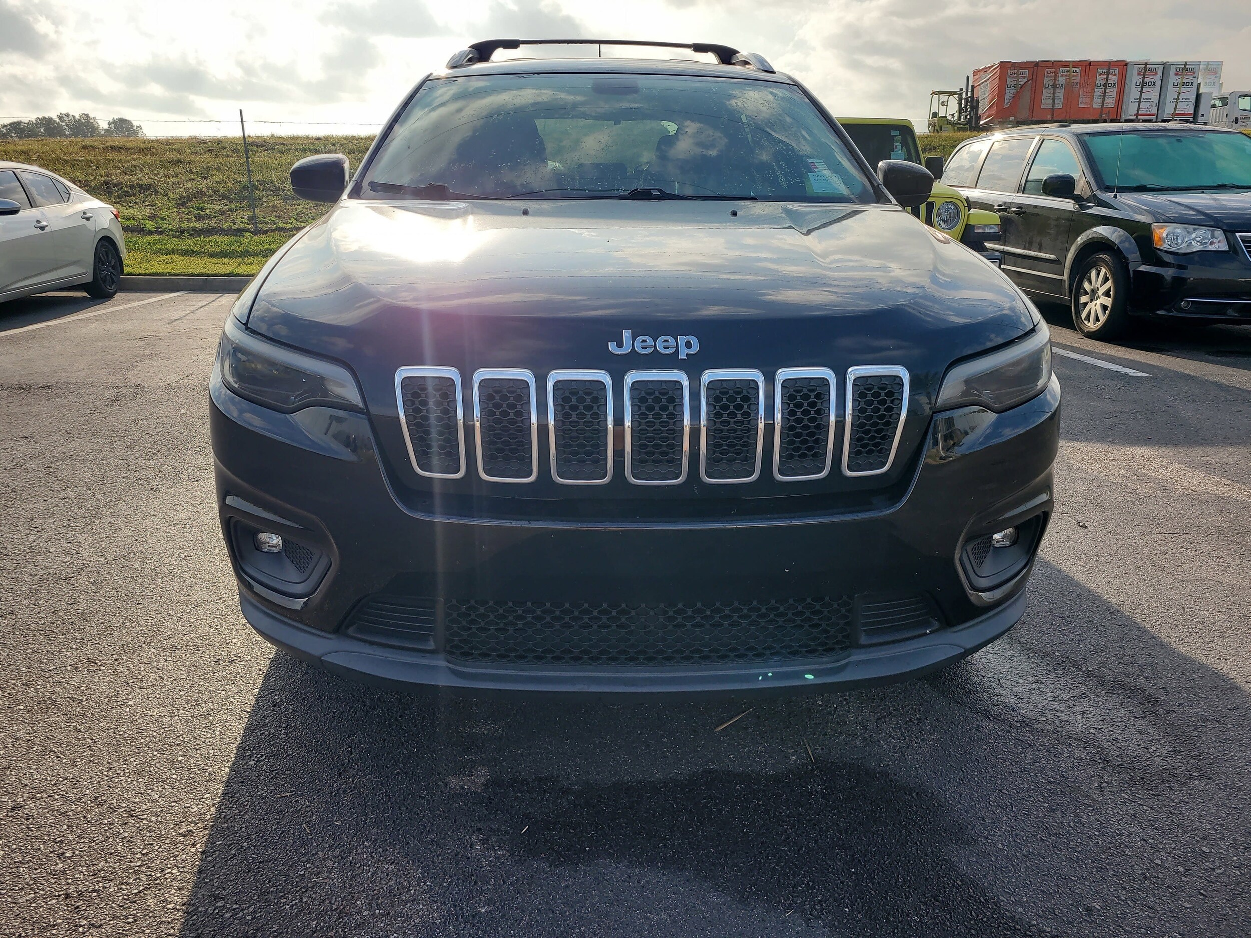 2019 Jeep Cherokee Latitude photo 2