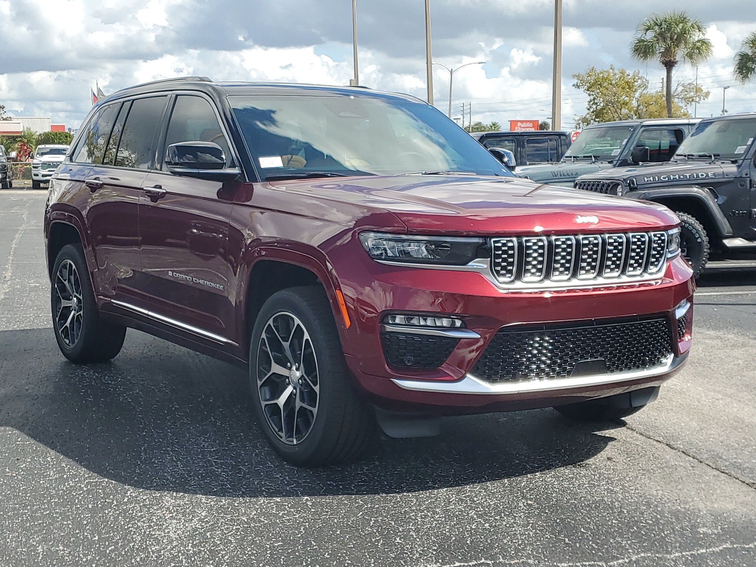 2025 Jeep Grand Cherokee Summit Reserve photo 3