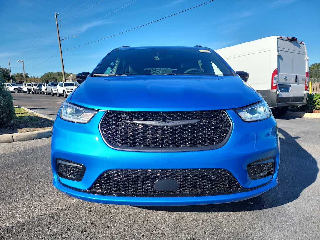 New 2026 Chrysler Pacifica LIMITED Passenger Van