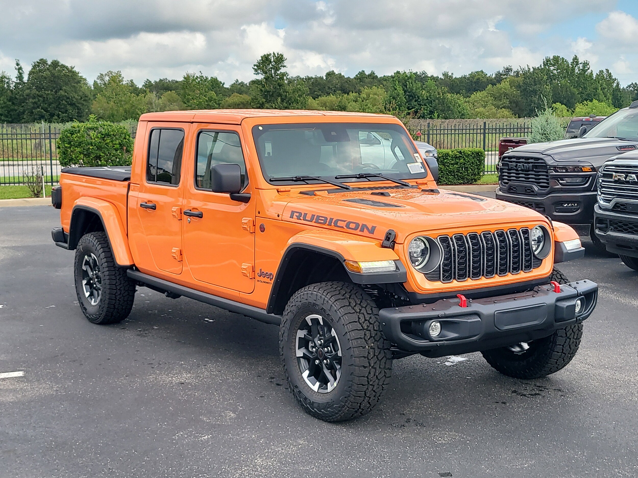 2025 Jeep Gladiator Rubicon photo 2