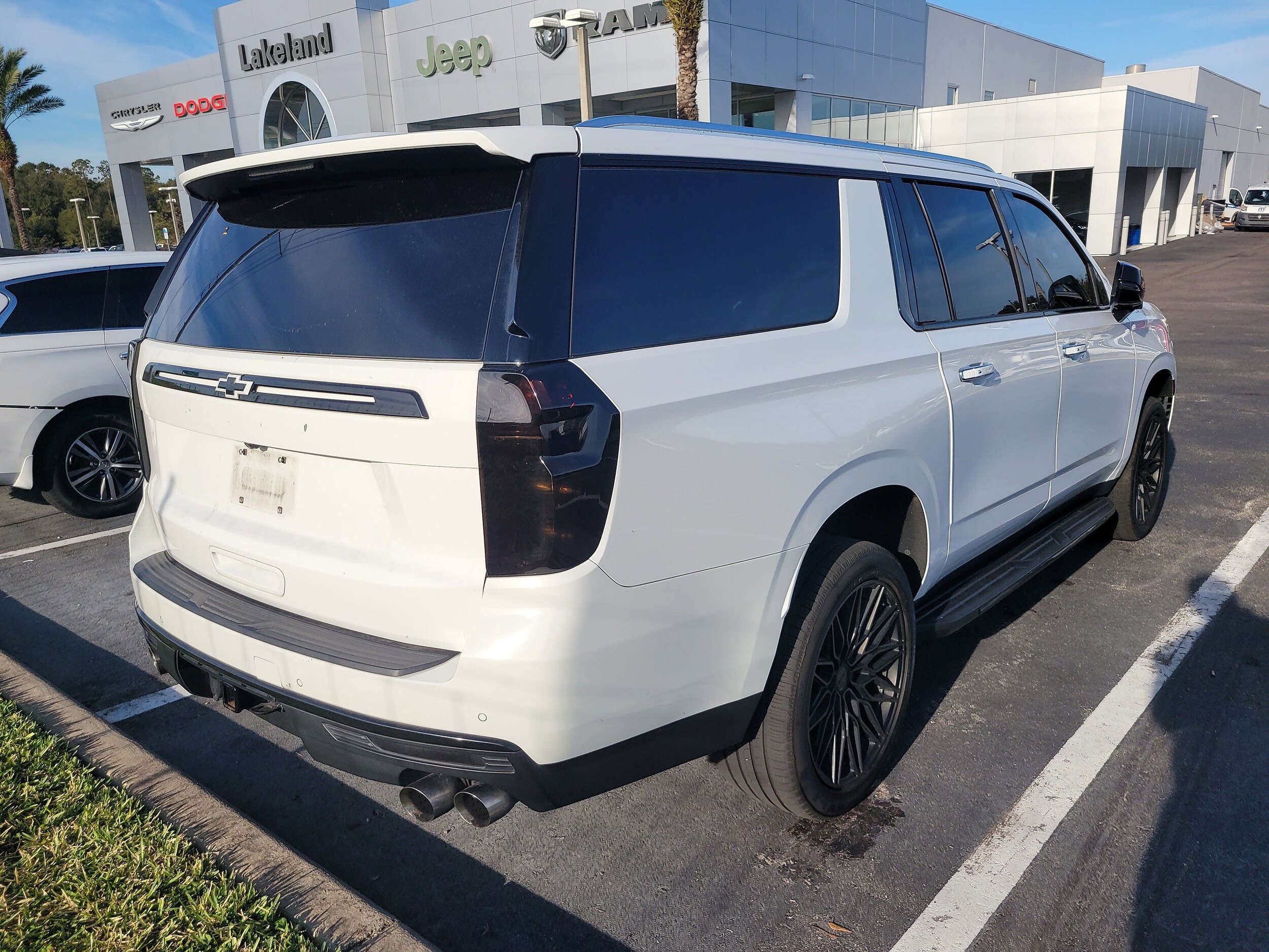 2021 Chevrolet Suburban Premier photo 4