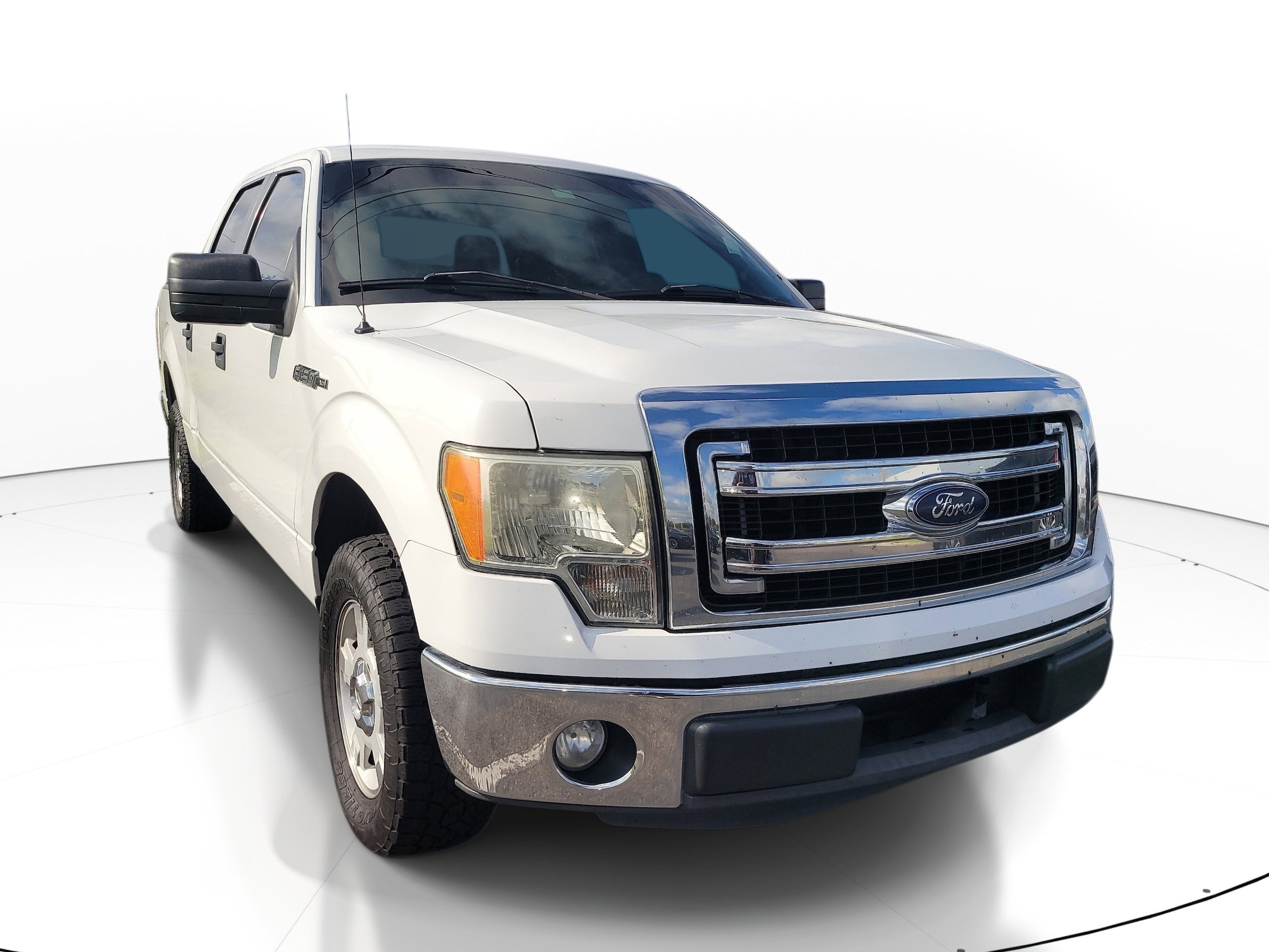 2013 Ford F-150 XLT SuperCrew 145-in's photo