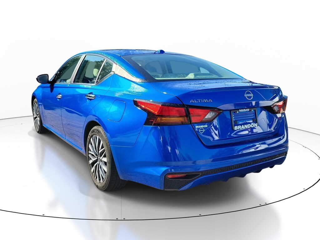 Used 2025 Nissan Altima SV Sedan