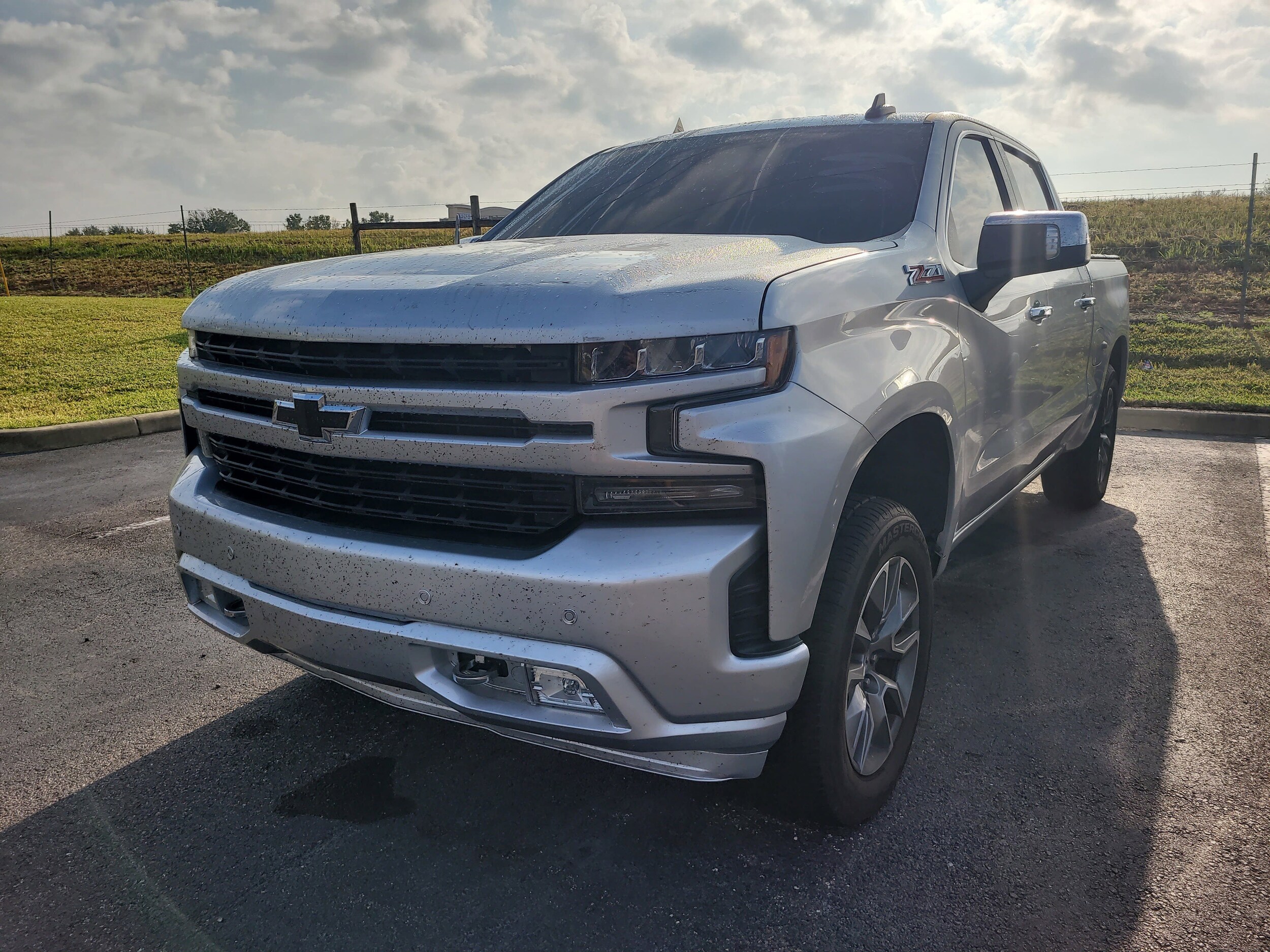 2020 Chevrolet Silverado 1500 RST photo 2