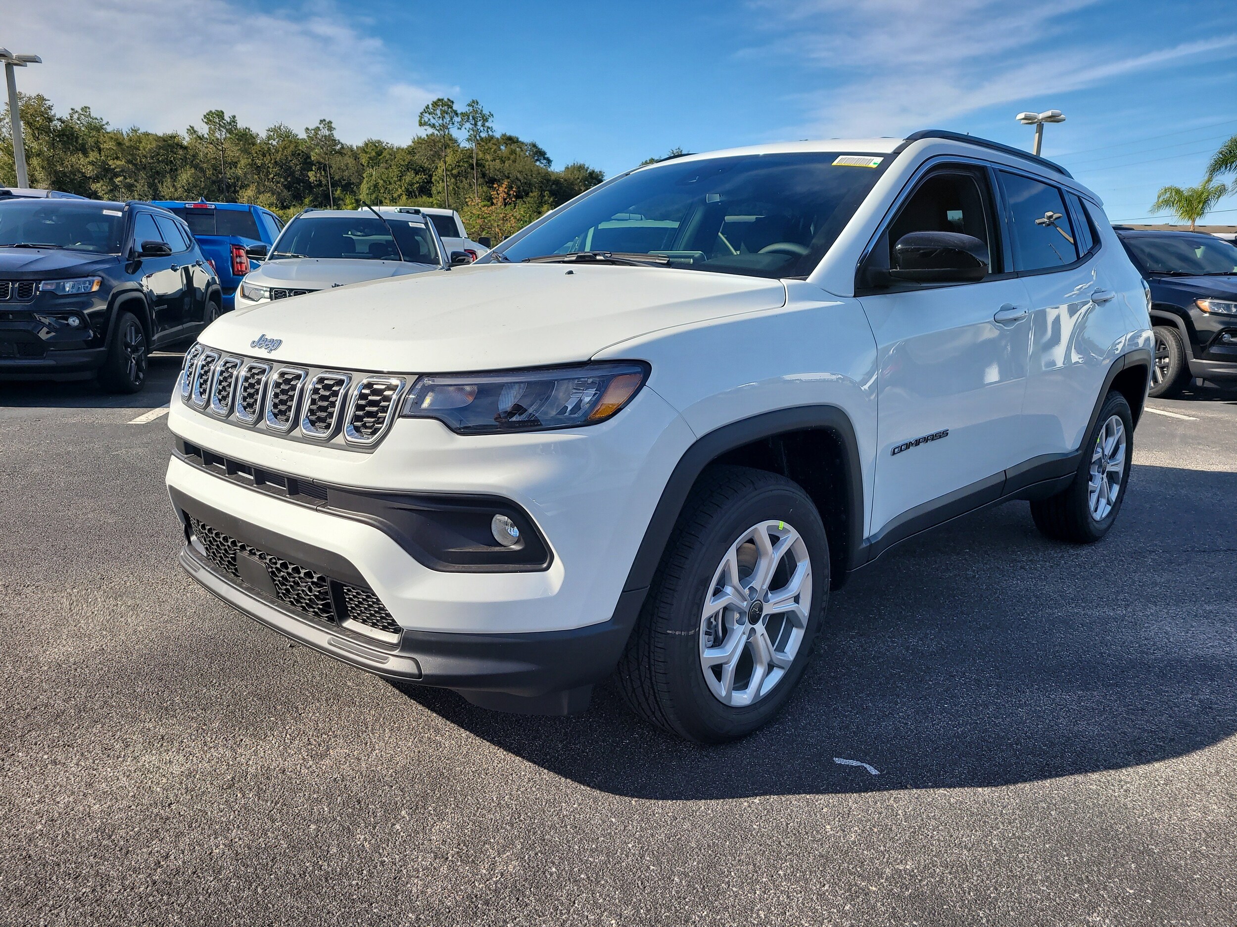 2026 Jeep Compass Latitude photo 2