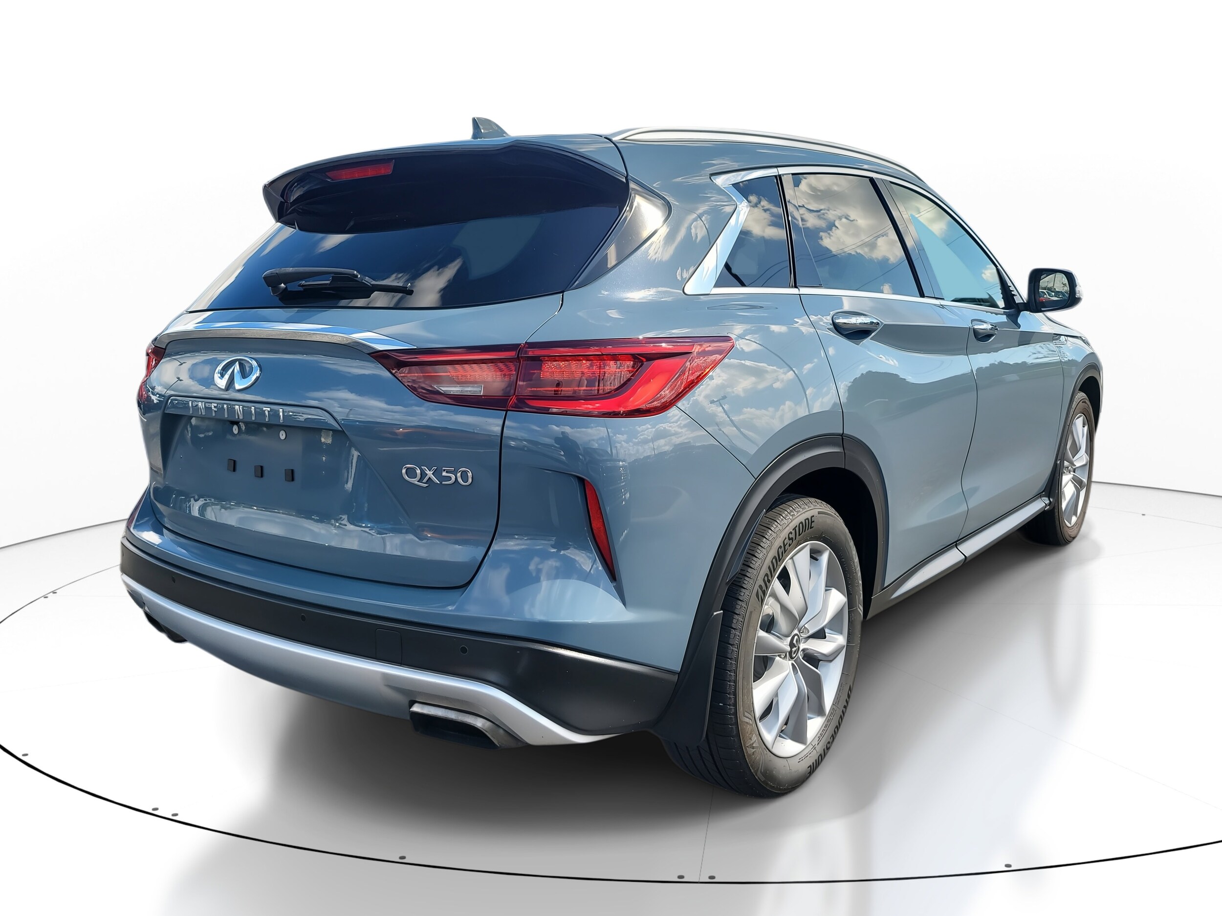 2022 Infiniti QX50 Luxe photo 4