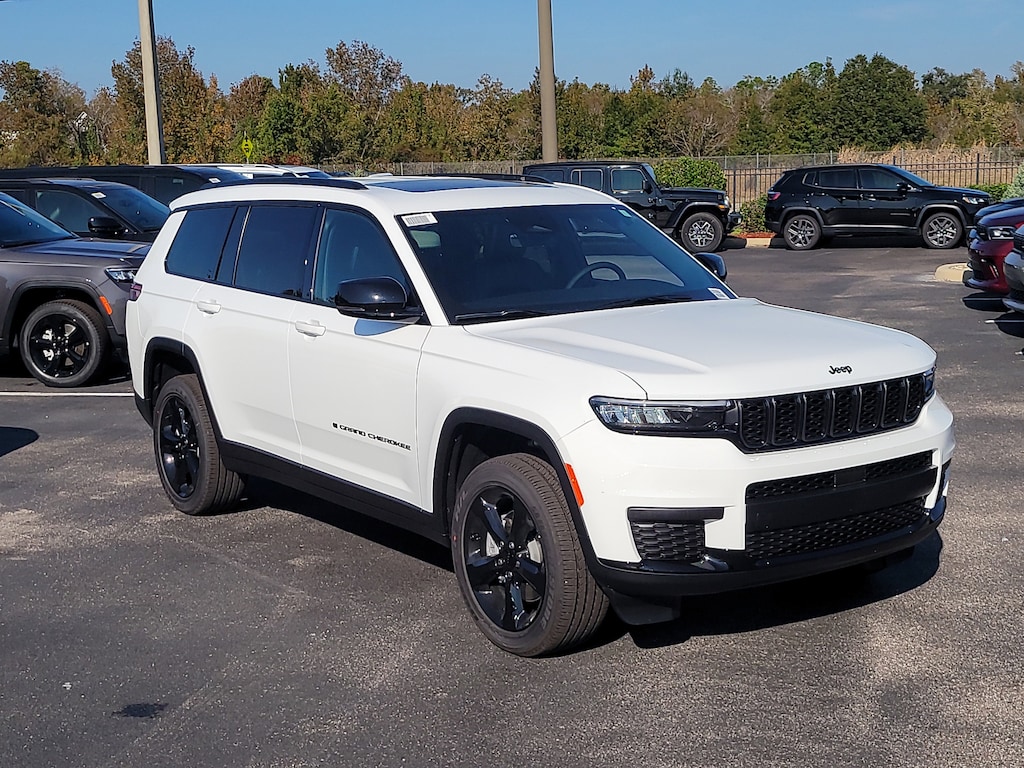 New 2025 Jeep Grand Cherokee L ALTITUDE X 4X4 Sport Utility