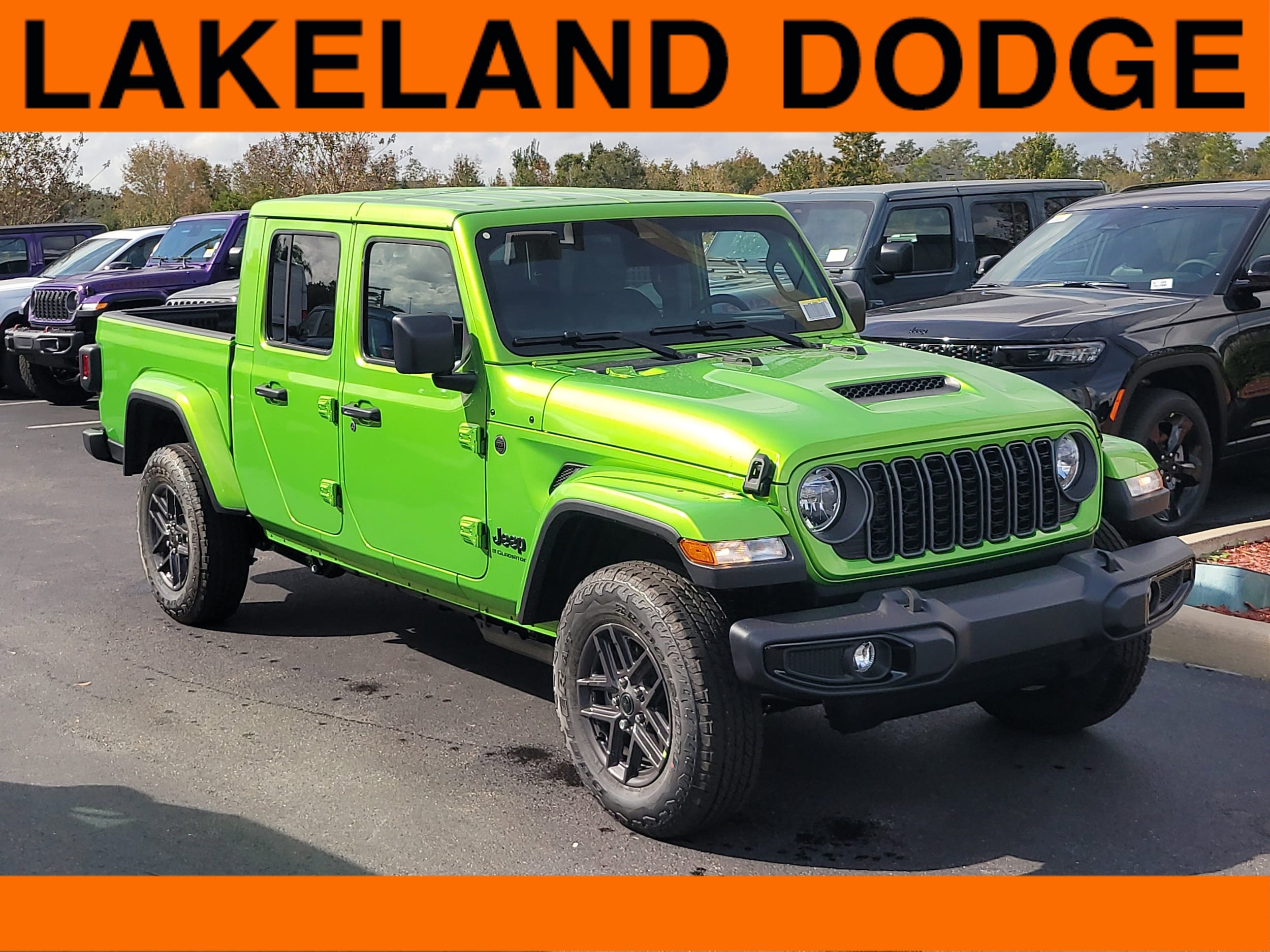 2026 Jeep Gladiator Sport S's photo