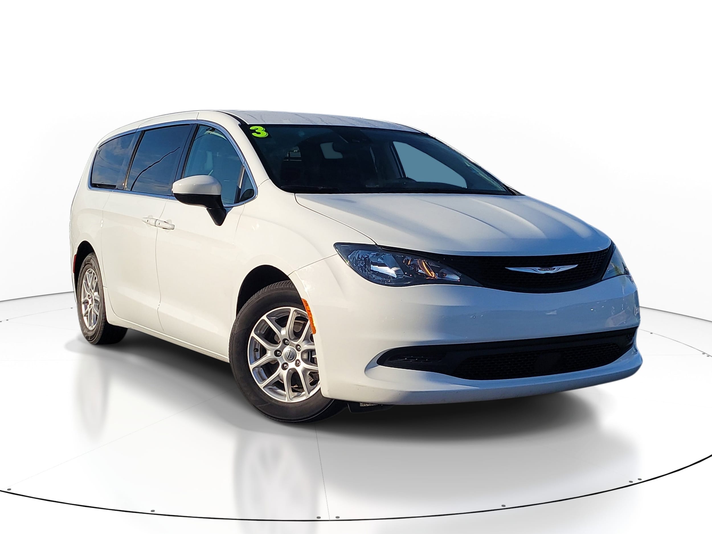 2023 Chrysler Voyager LX's photo
